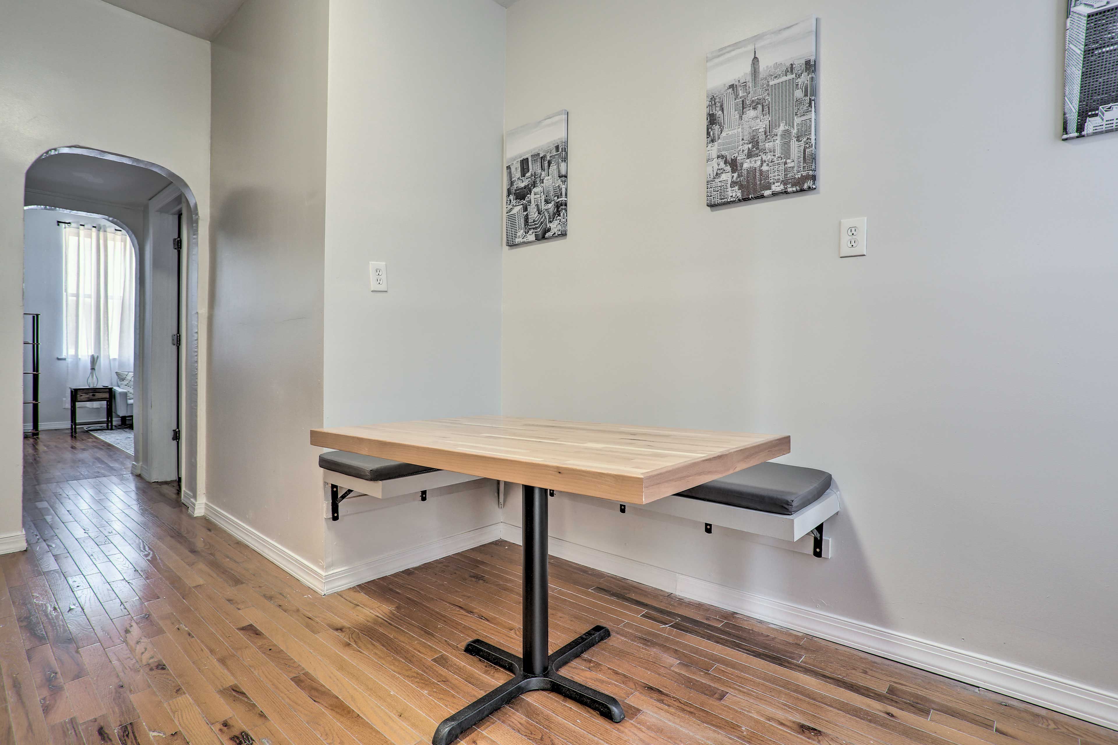 Dining Area | Dishware & Flatware Provided