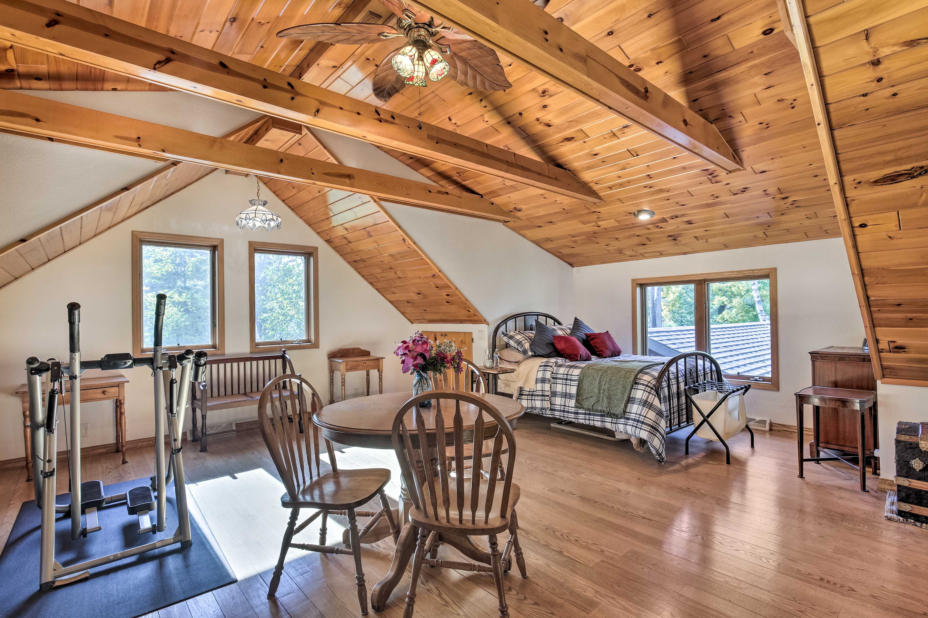 Loft | Full Bed | 2nd Floor | Desk w/ Monitor | Telescope