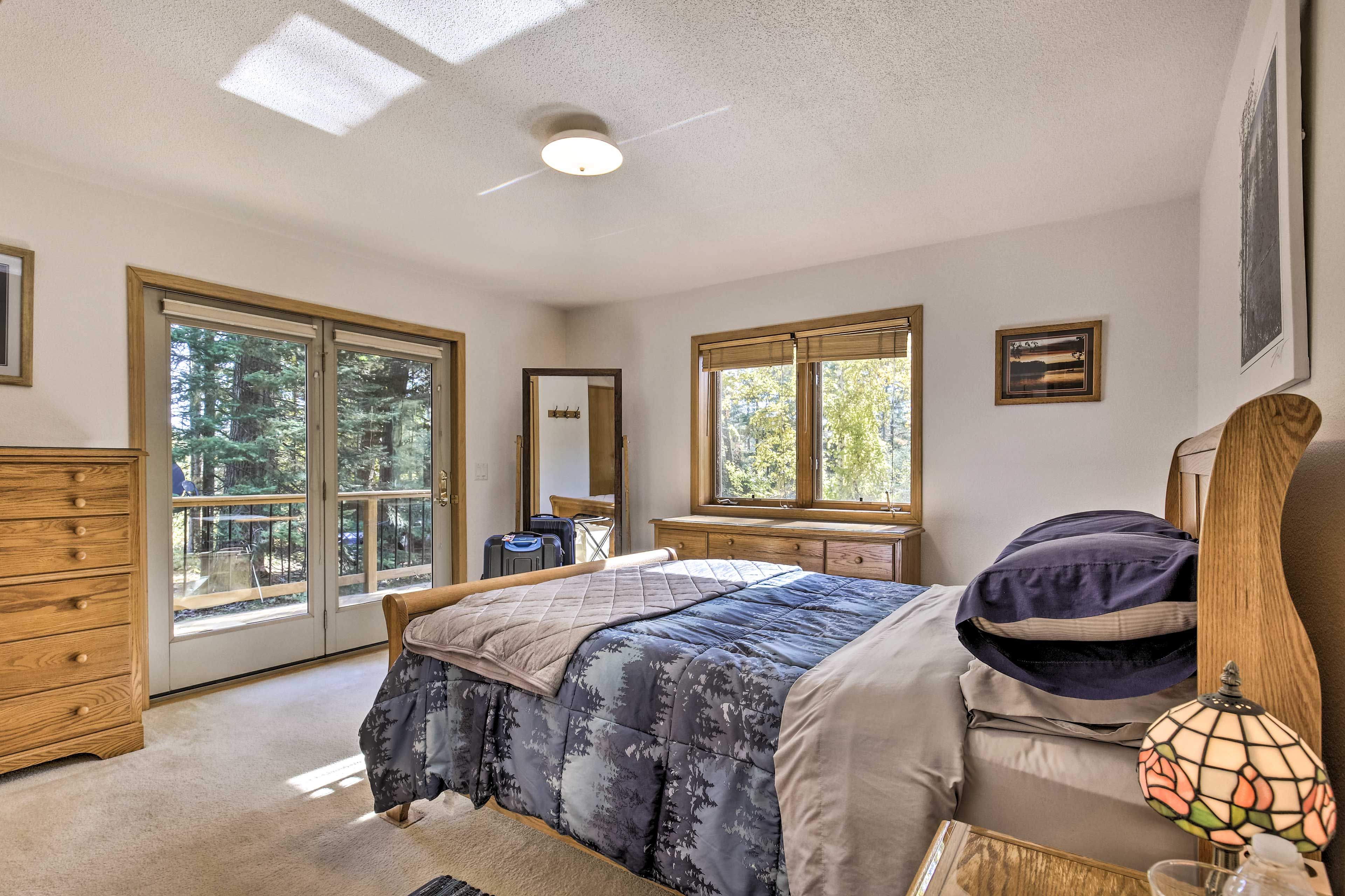 Bedroom 1 | Queen Bed | 1st Floor | Linens Provided | En-Suite Bathroom