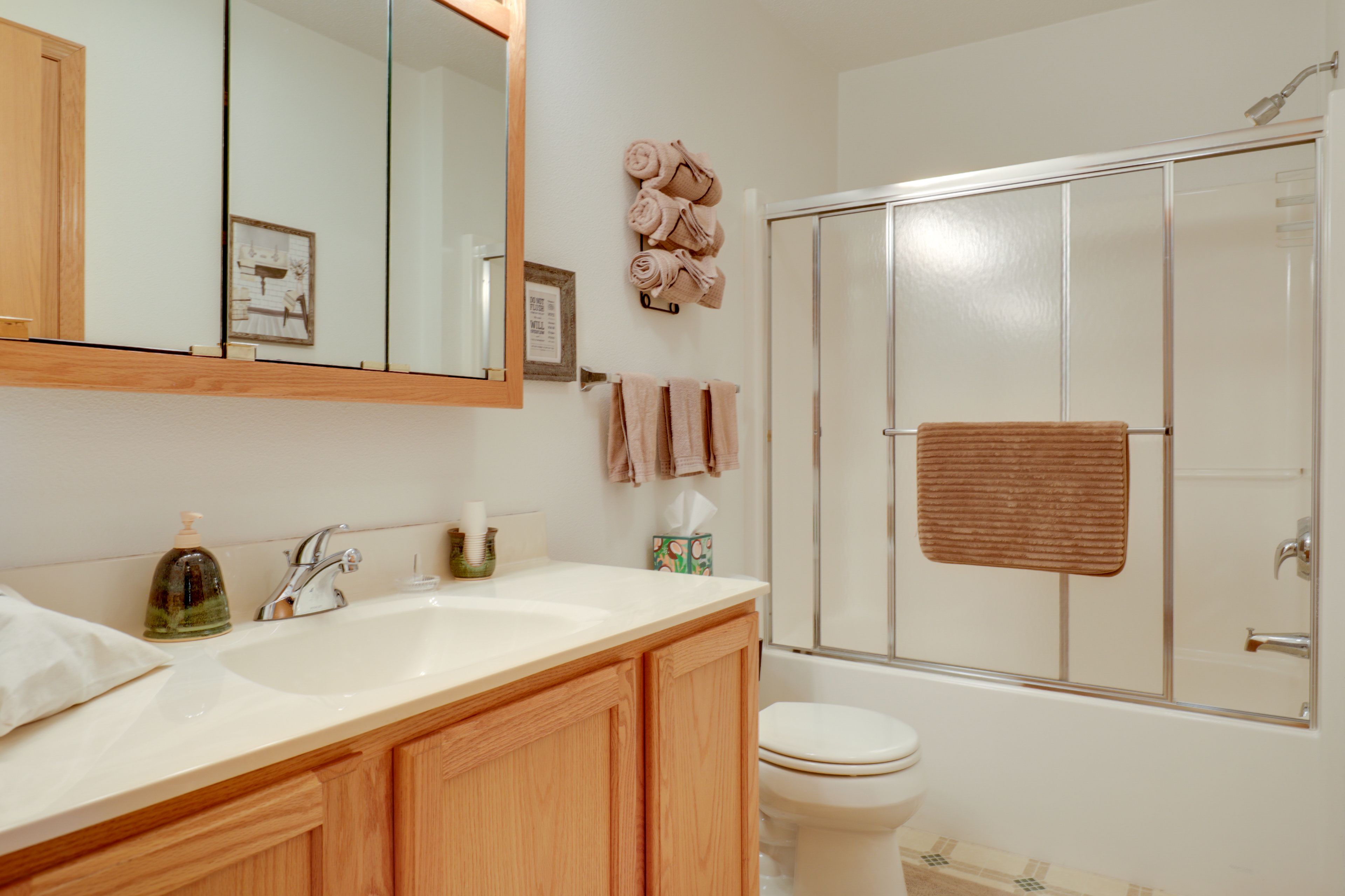 Full Bathroom | 1st Floor