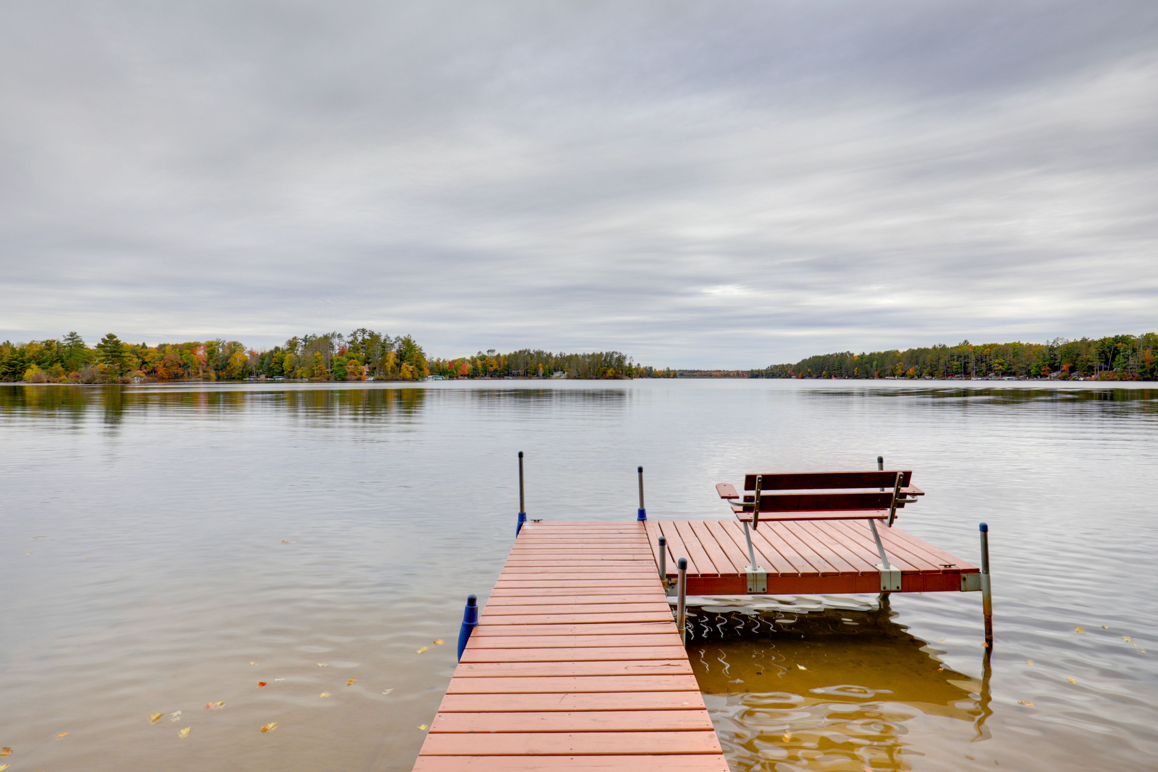 Private Dock & Yard | Lake Access