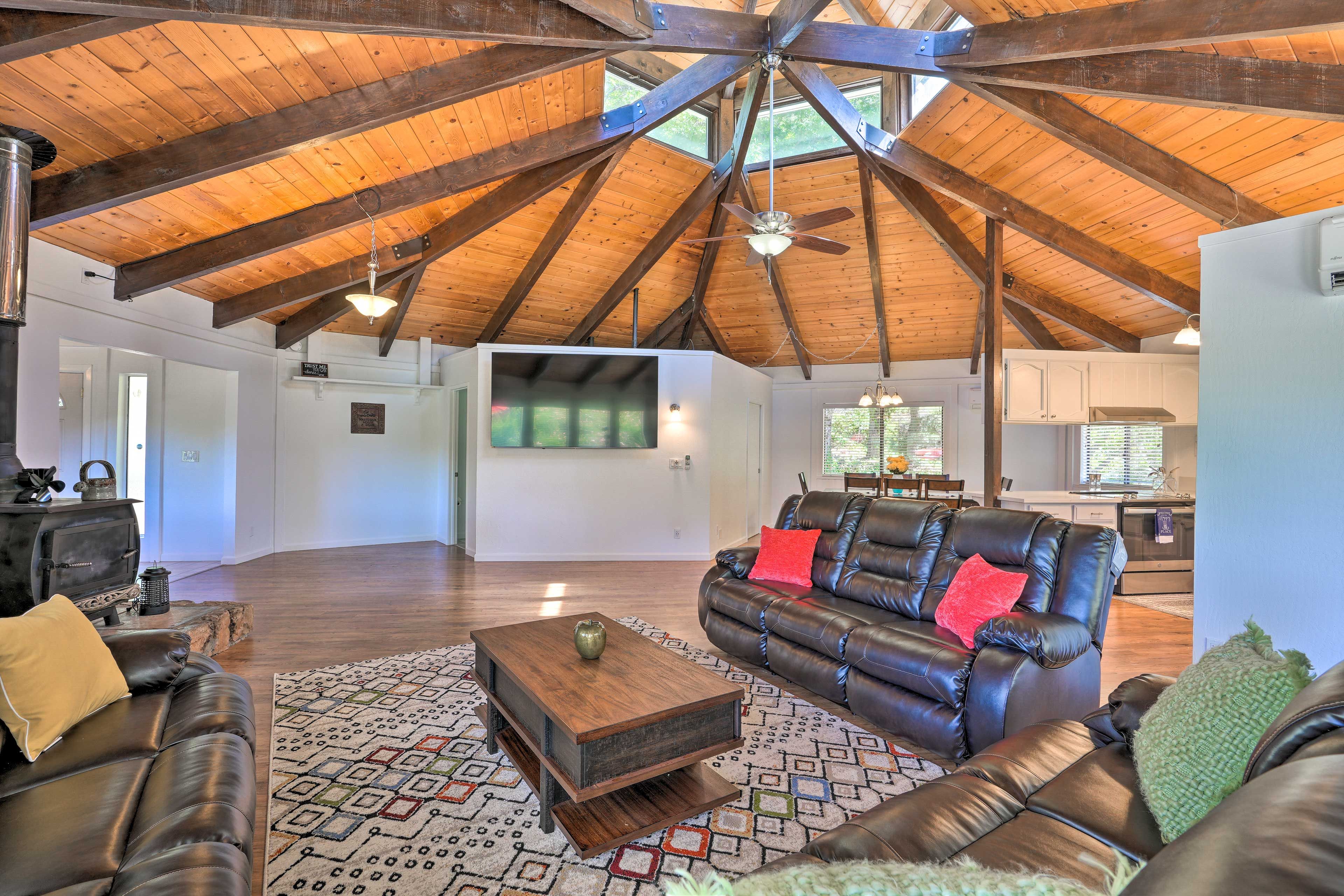 Living Room | Single-Story Unit