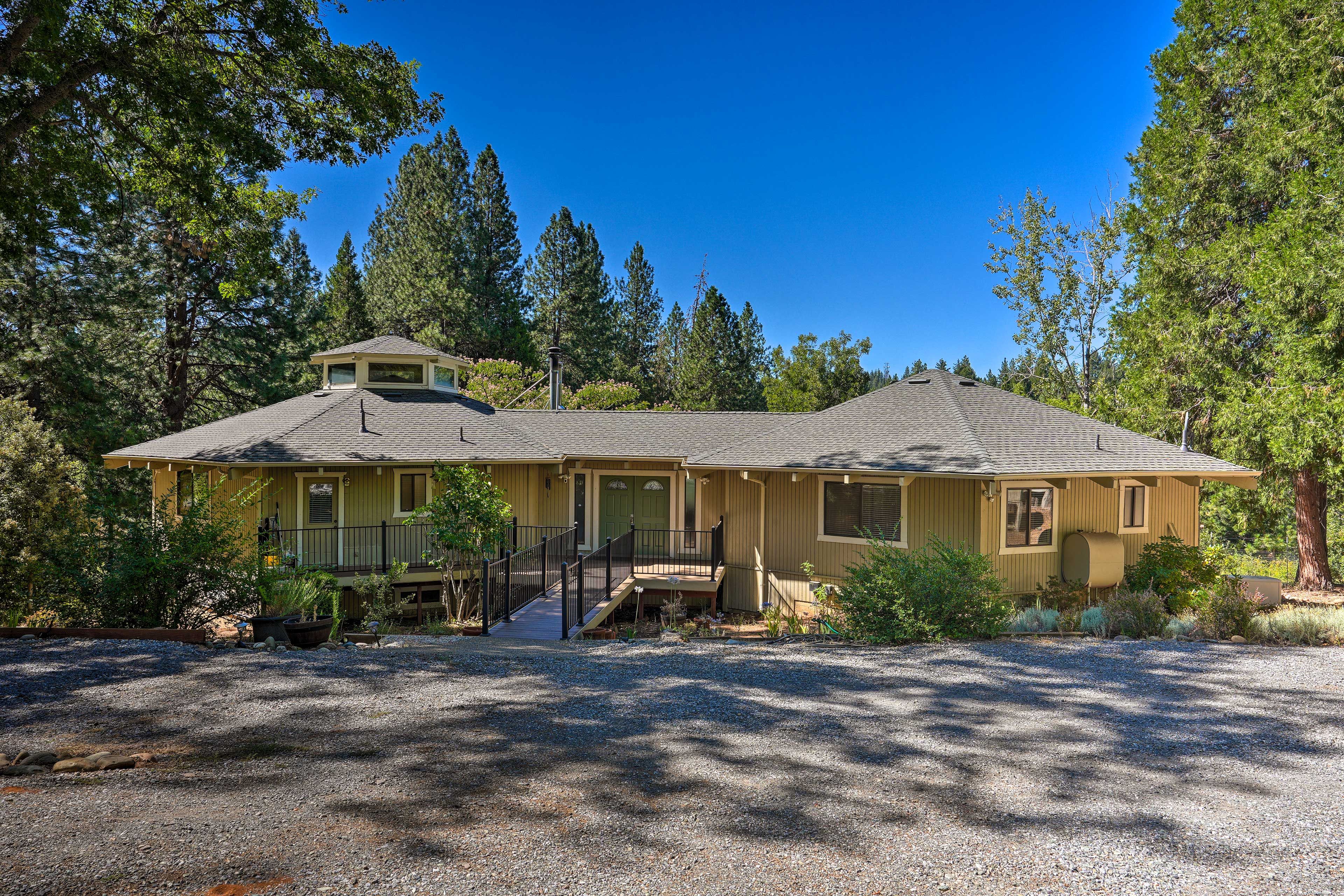 Camino Vacation Rental | 3BR | 2.5BA | Step-Free Access | 2,264 Sq Ft