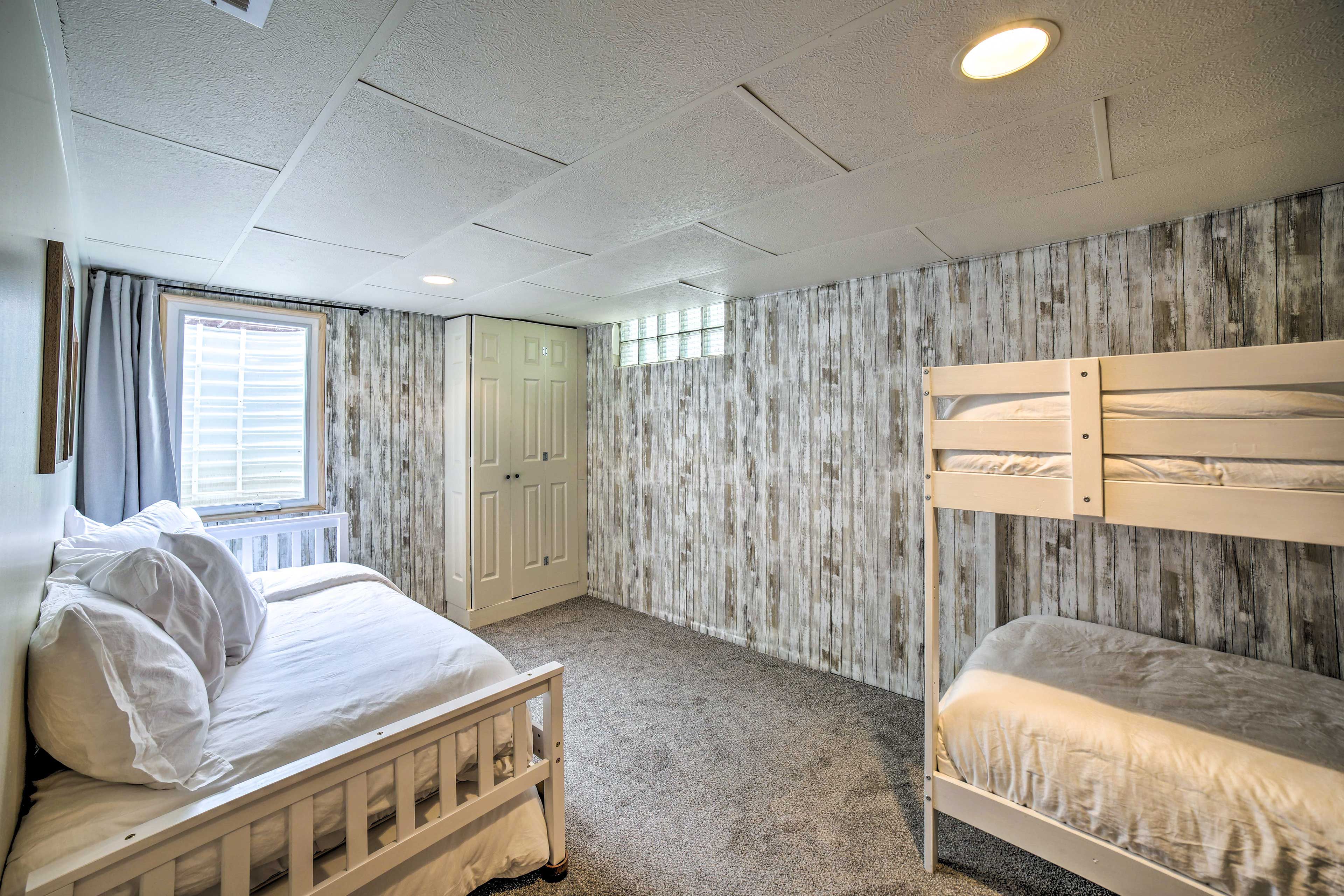 Bedroom 4 | Twin Bunk Bed | Twin Bed w/ Twin Trundle