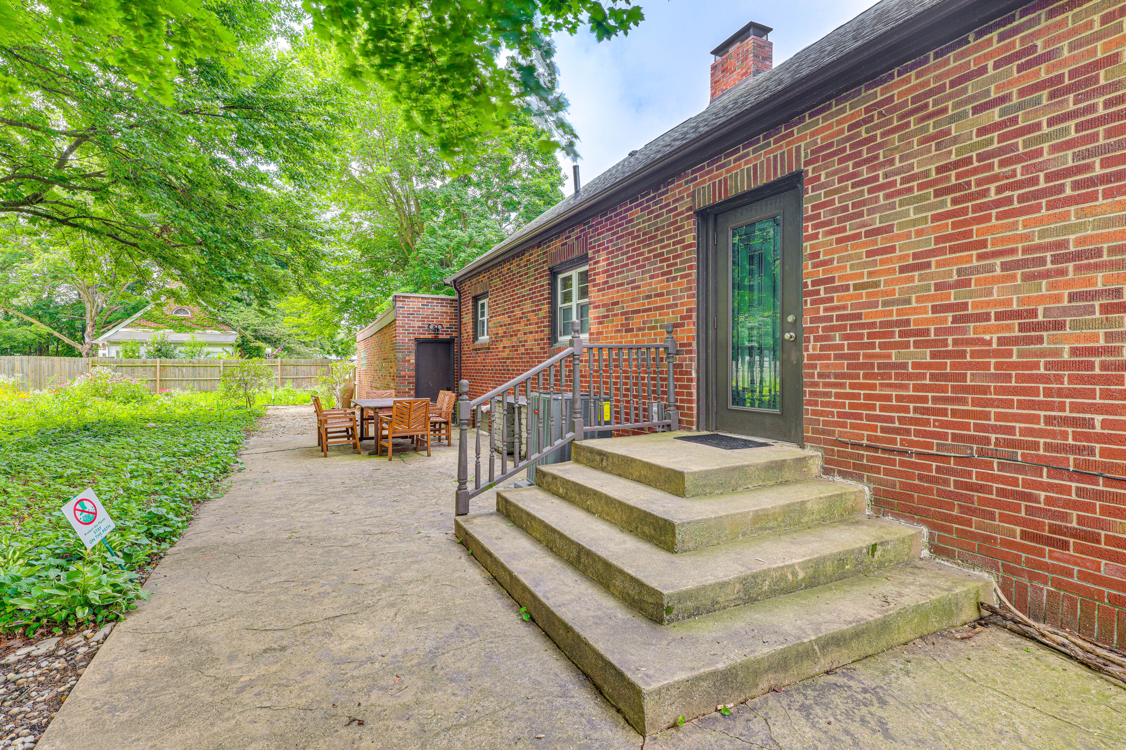 Patio | Outdoor Dining Area | Gas Grill