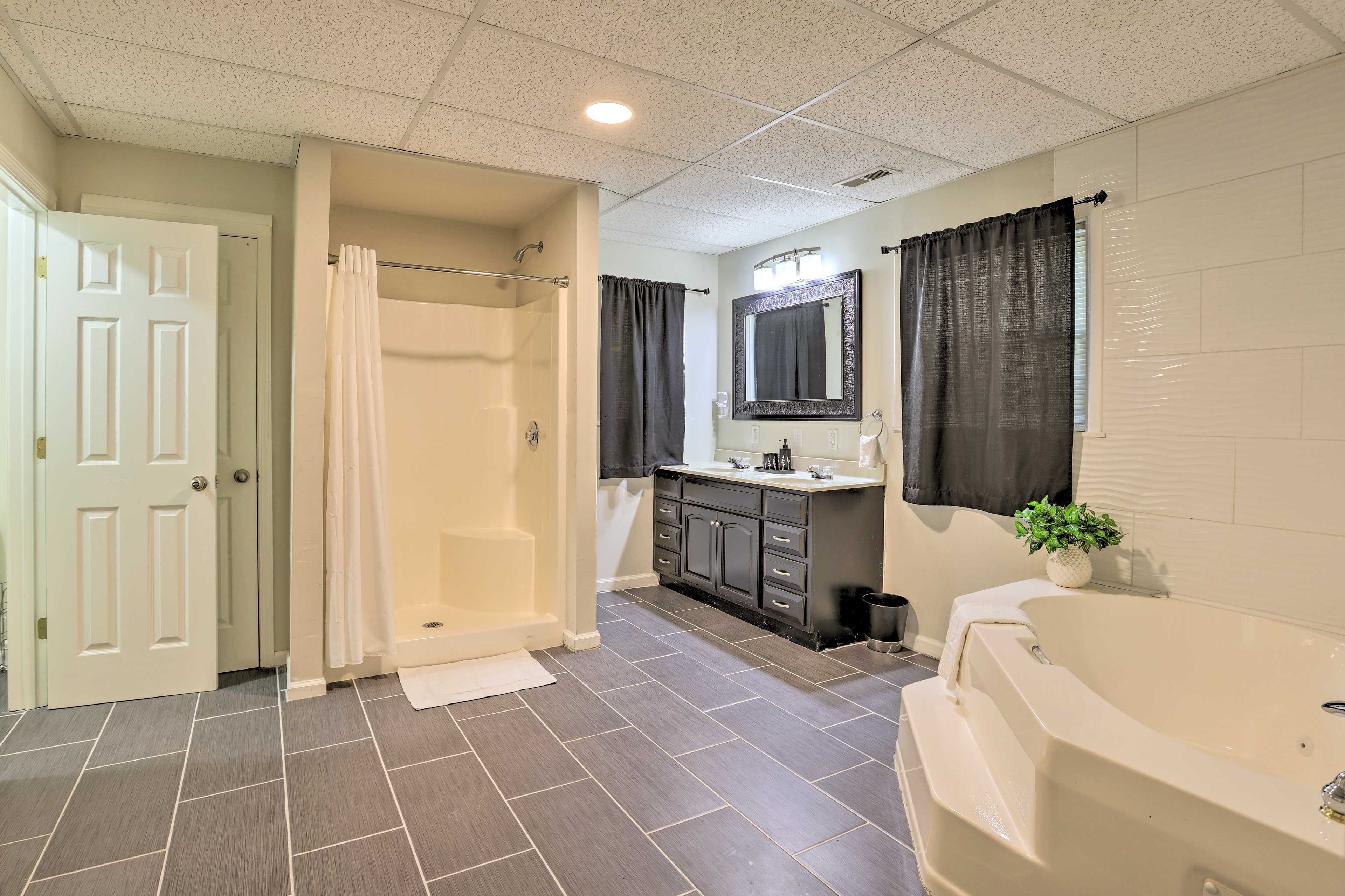 Full En-Suite Bathroom
