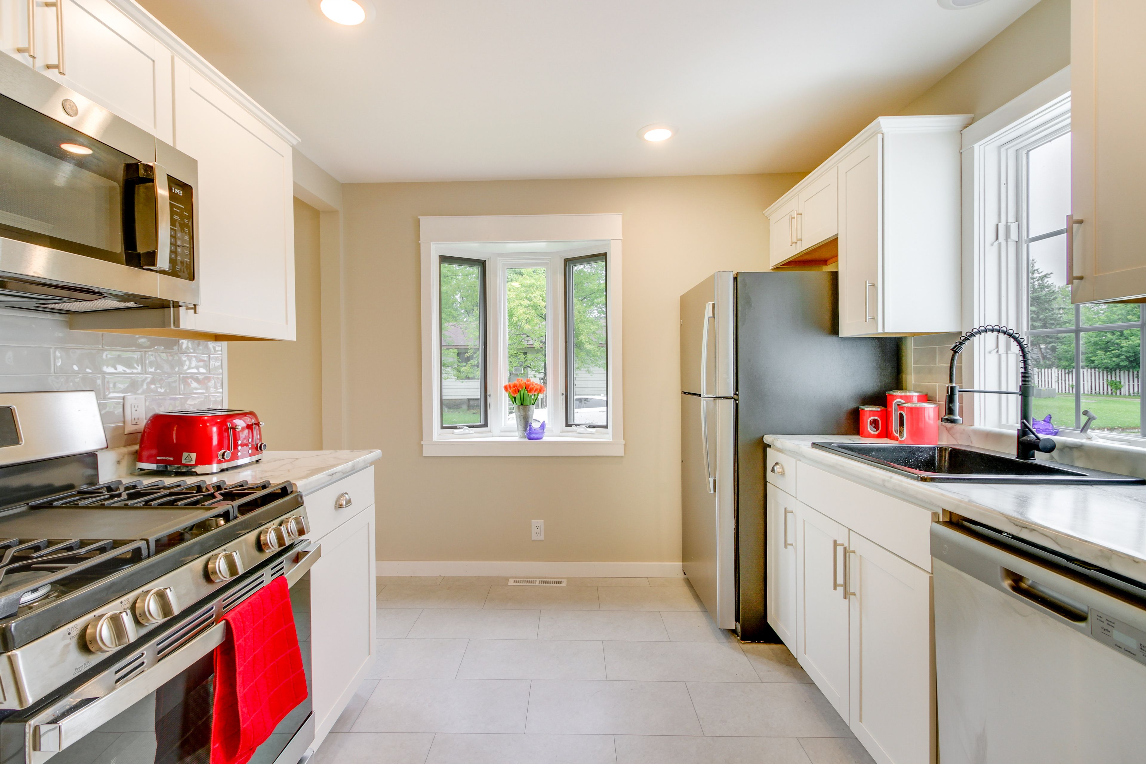 Kitchen | Cooking Basics | Dishware & Flatware