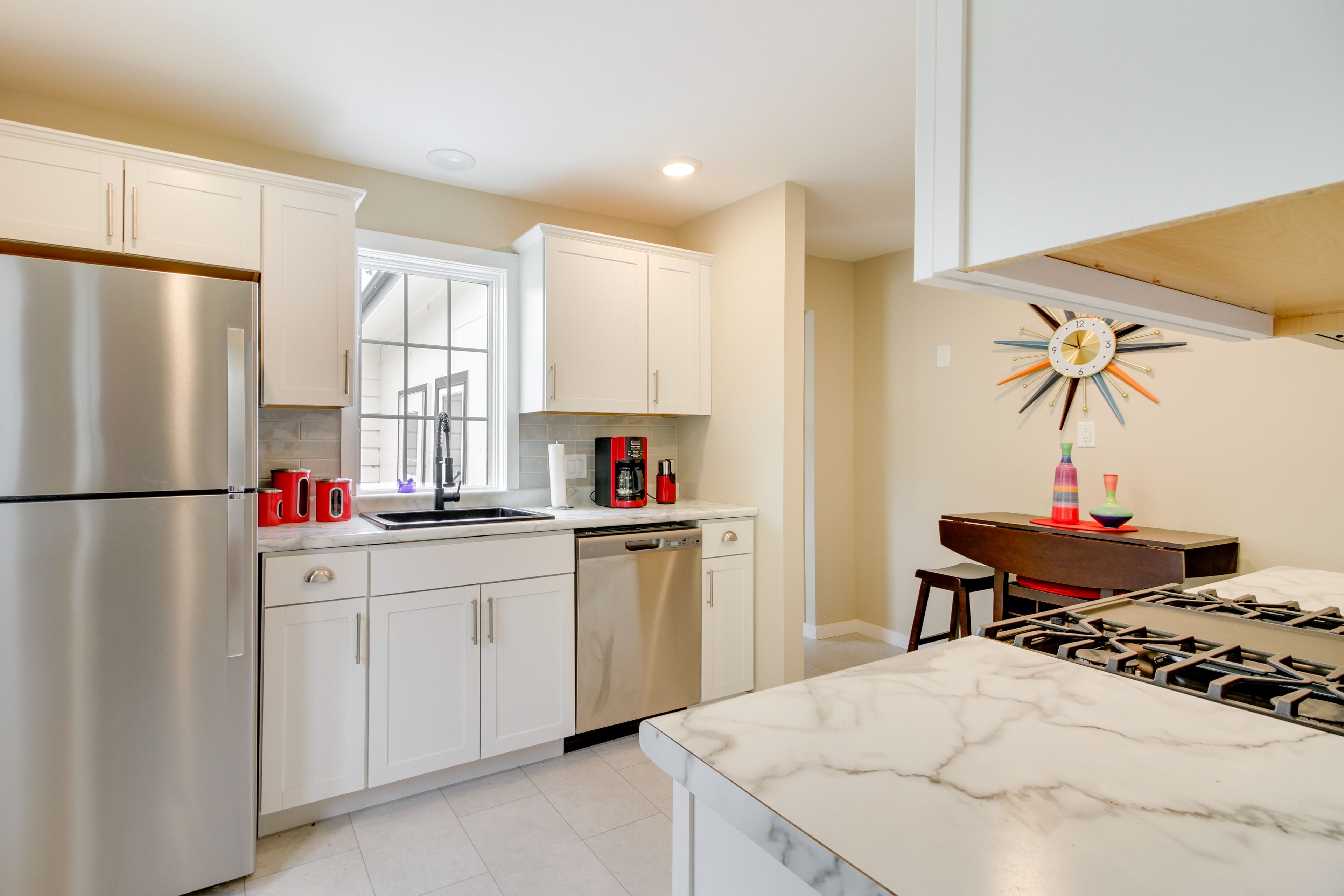 Kitchen | Keyless Entry | Walkable Location