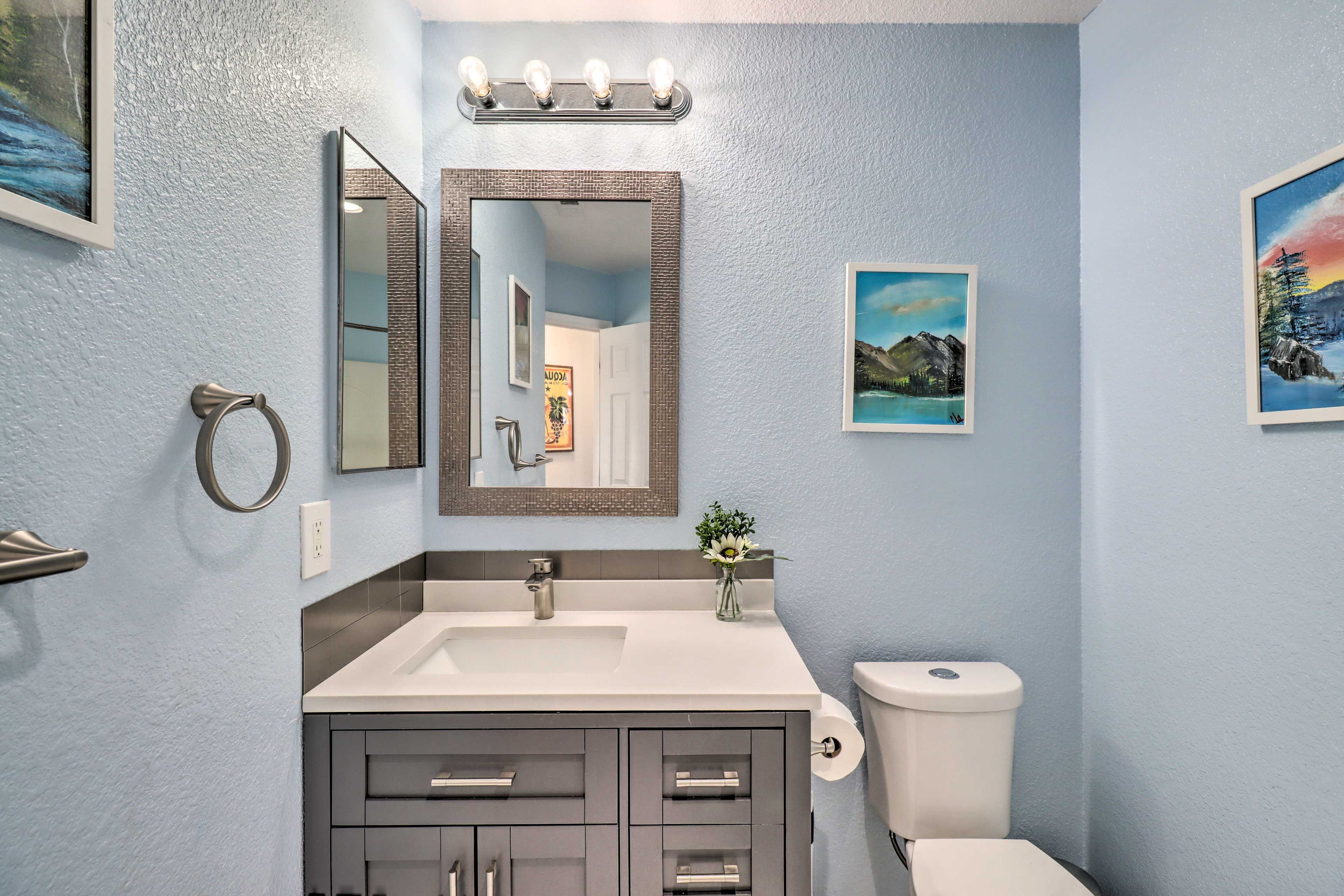 Full Bathroom | Main Floor | Hair Dryer | In-Unit Laundry