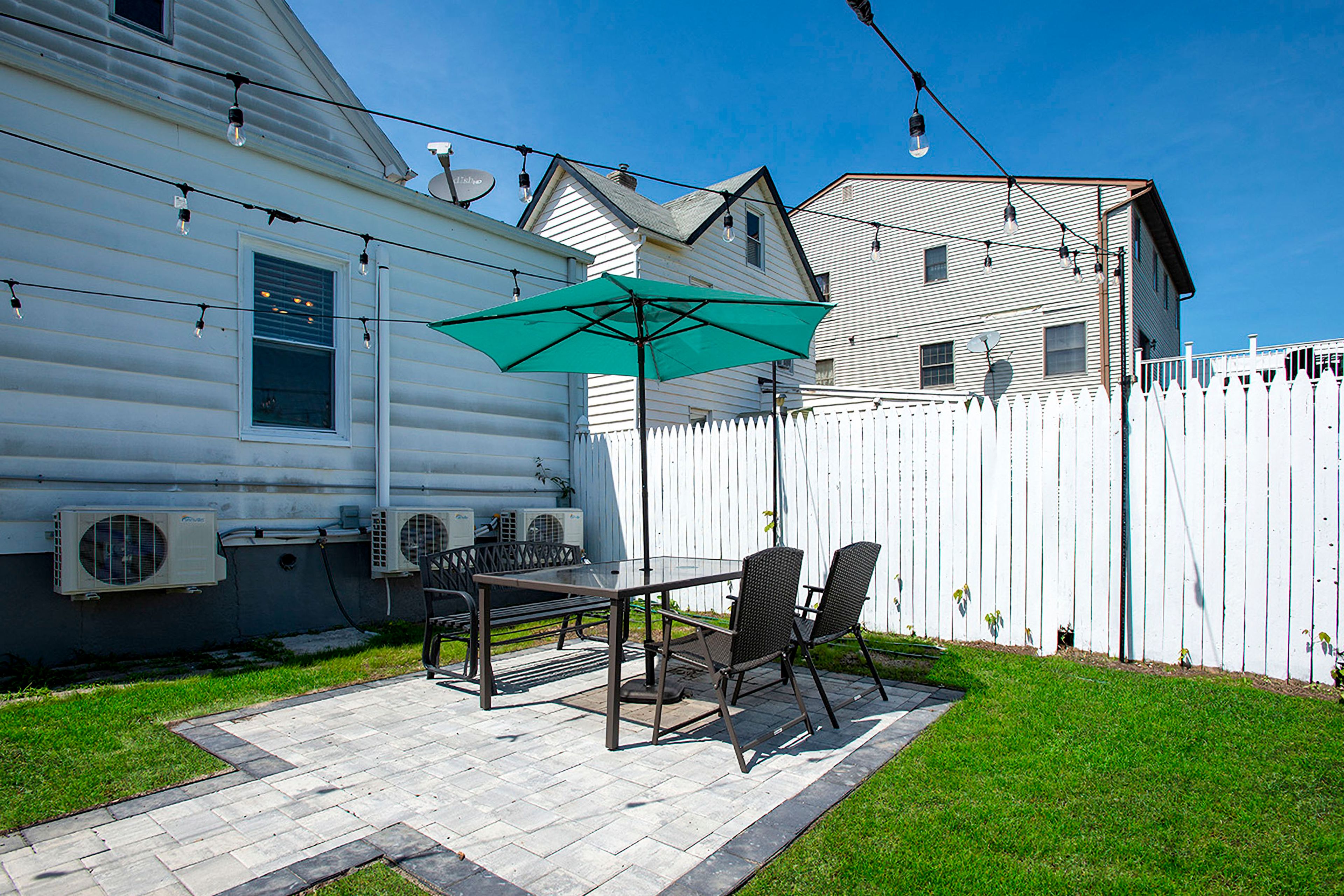 Shared Backyard | Pet Friendly w/ Fee