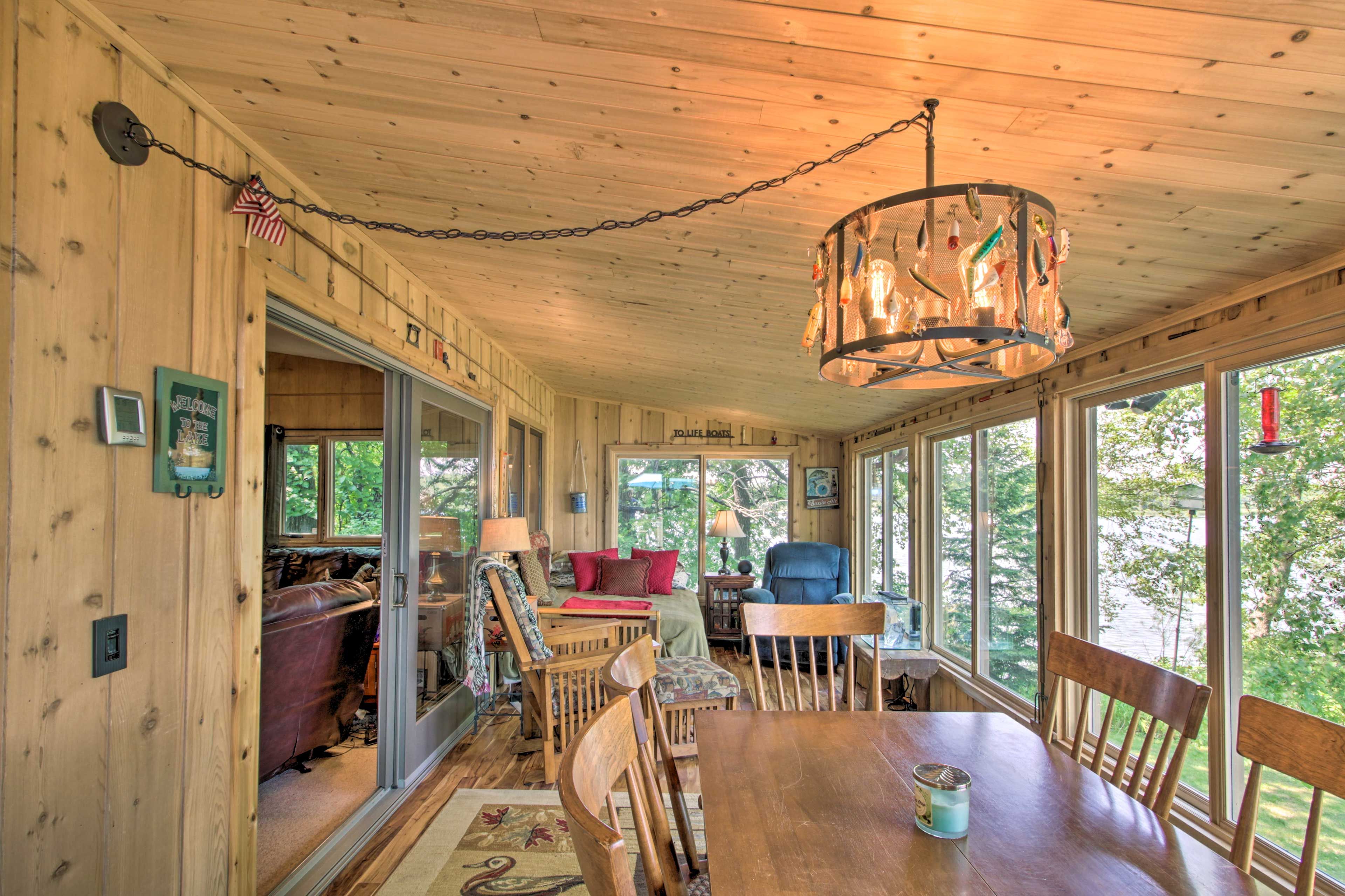 Sunroom | Futon | Smart TV