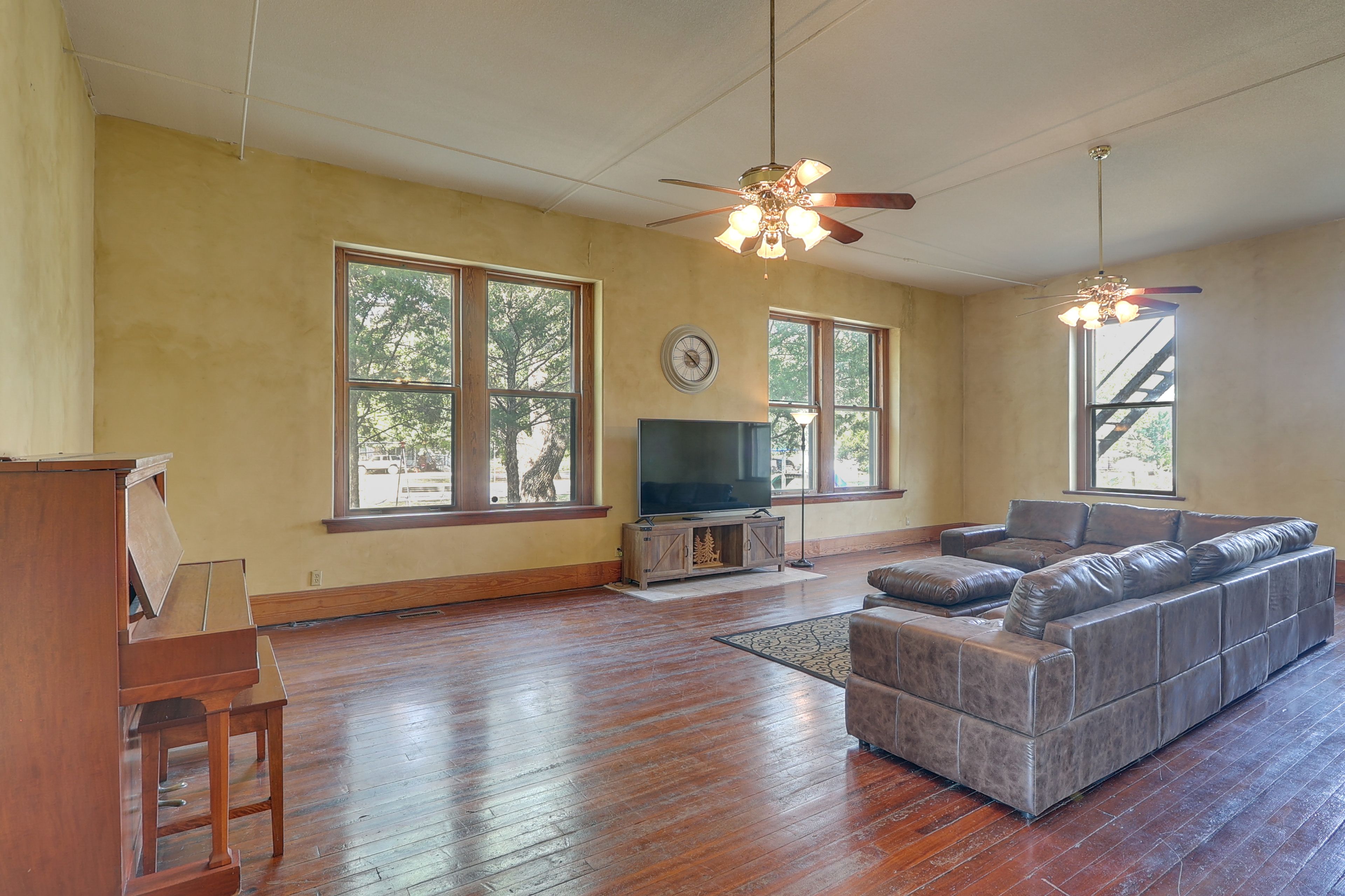 Living Area | Smart TV | Piano