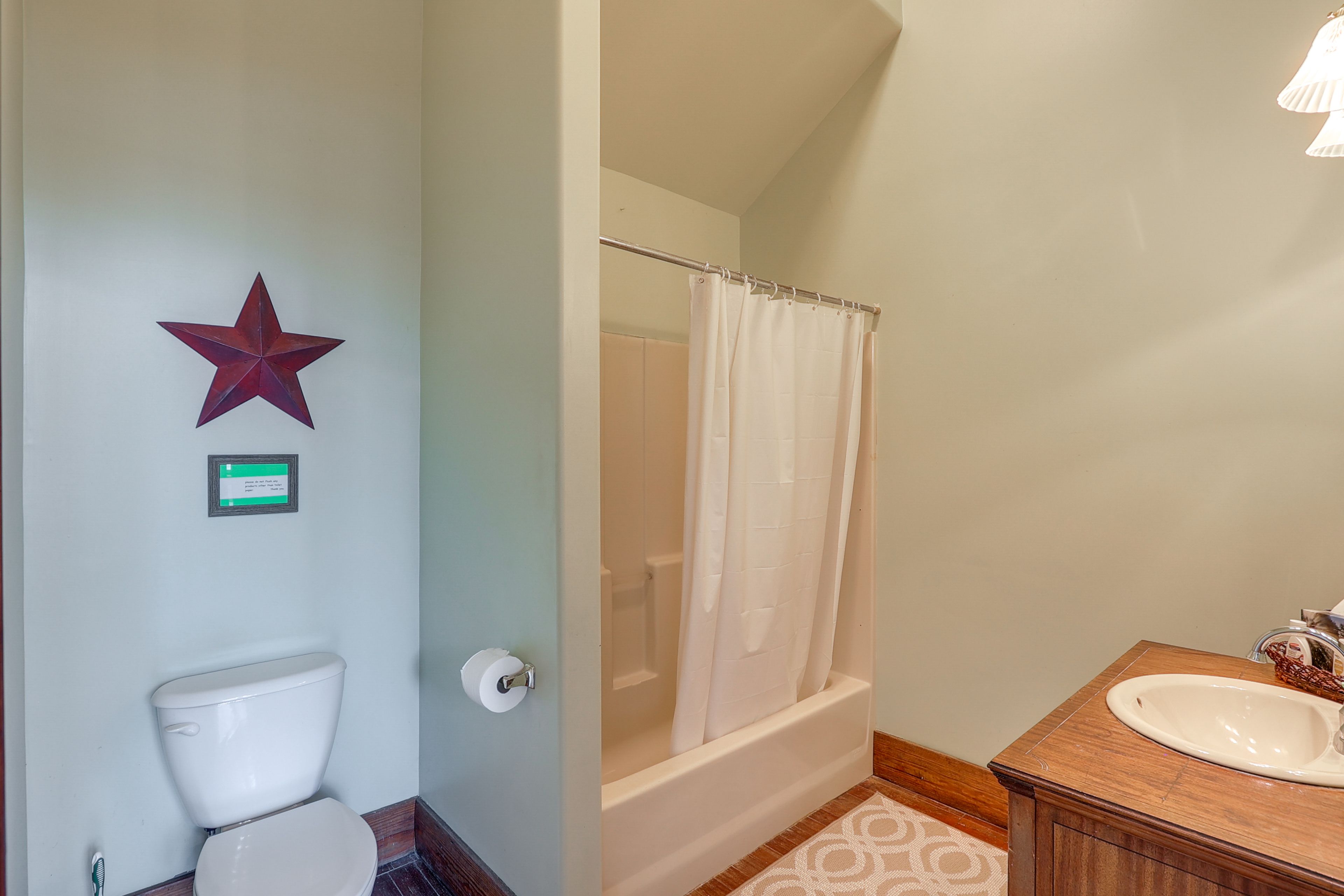 En-Suite Bathroom