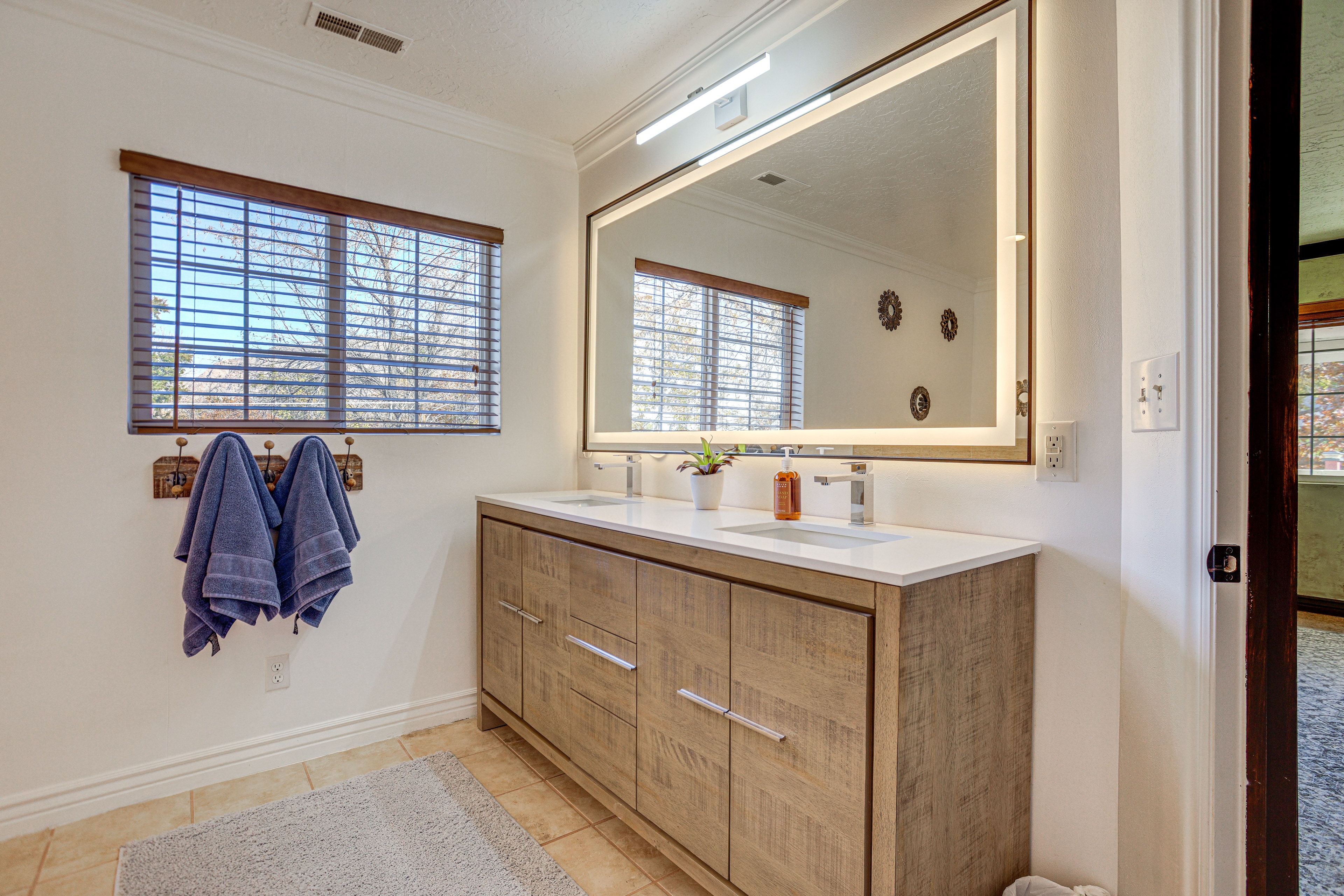 En-Suite Bathroom | 2nd Floor