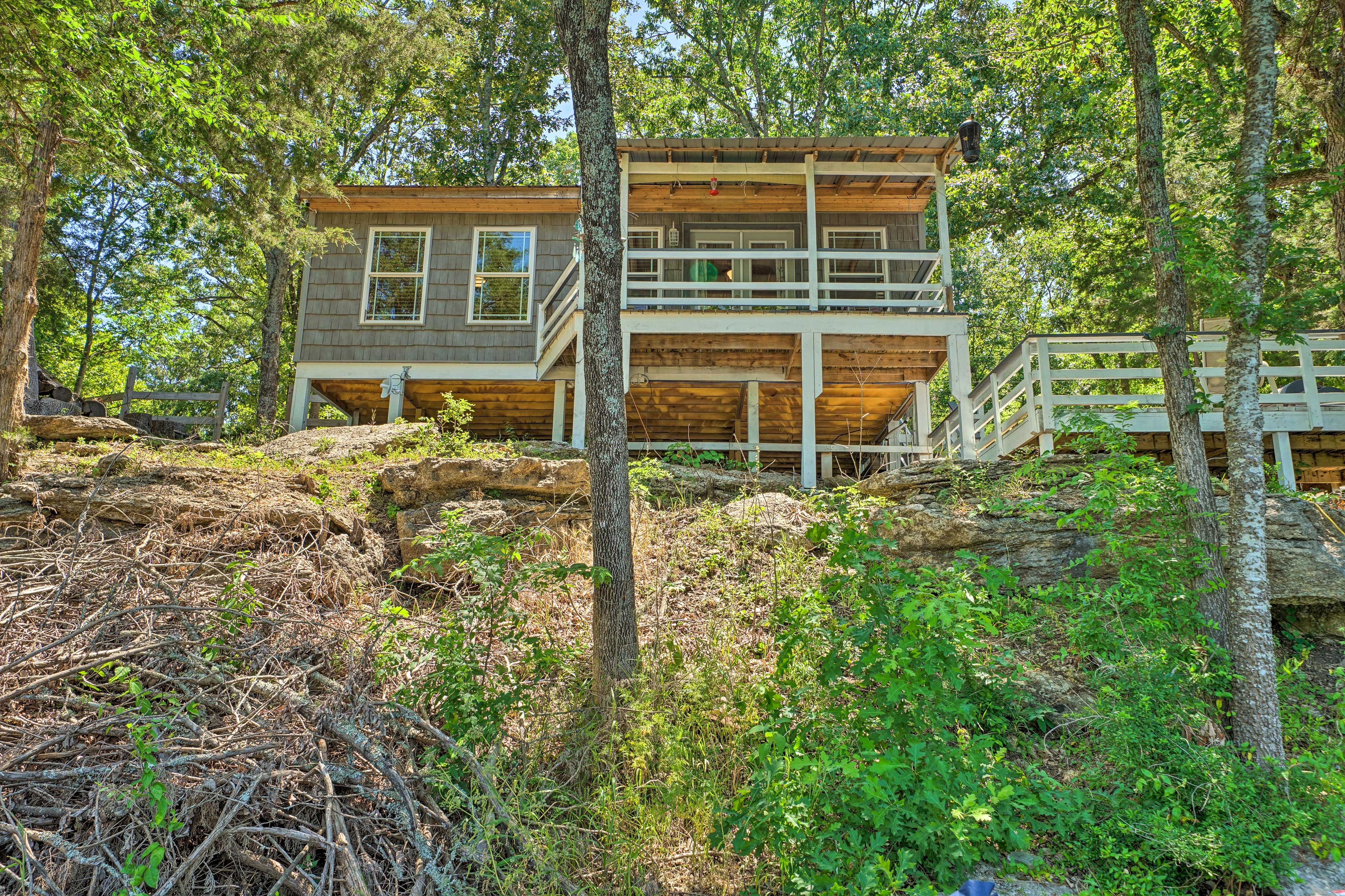 Minutes From Hiking Trails | Lakefront View