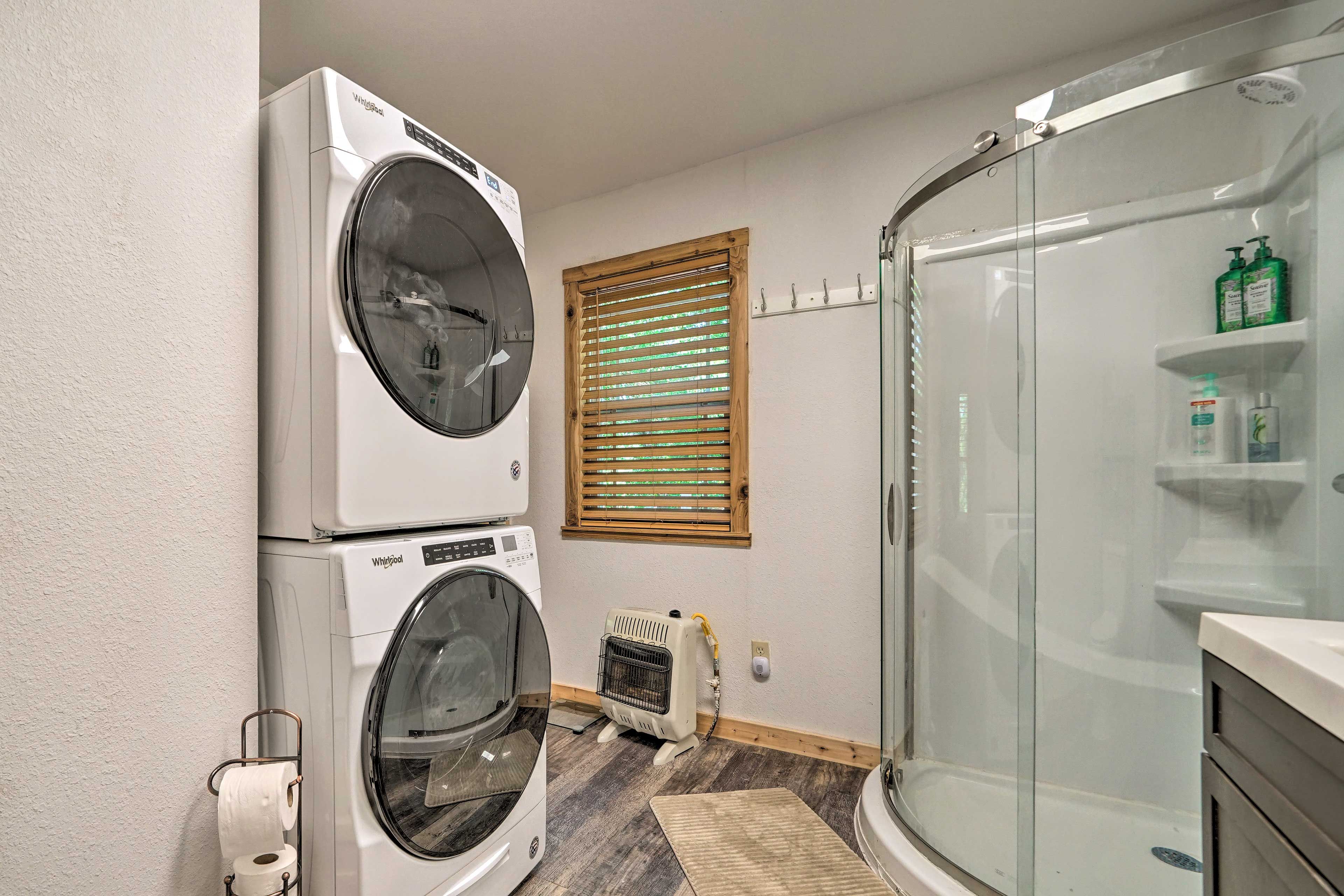 En-Suite Bathroom | Stackable Washer & Dryer | Complimentary Toiletries