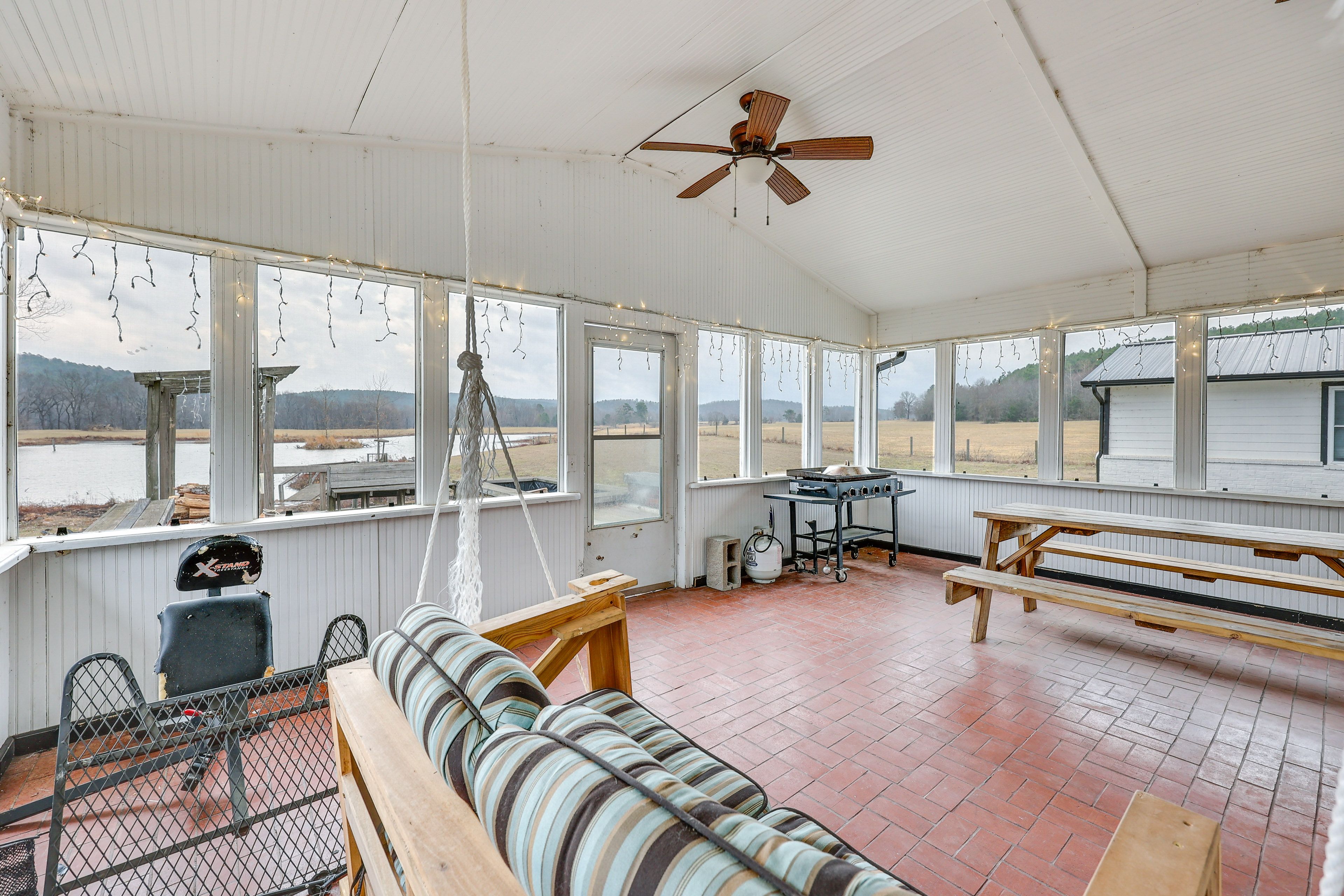 Screened-In Porch | Gas Grill
