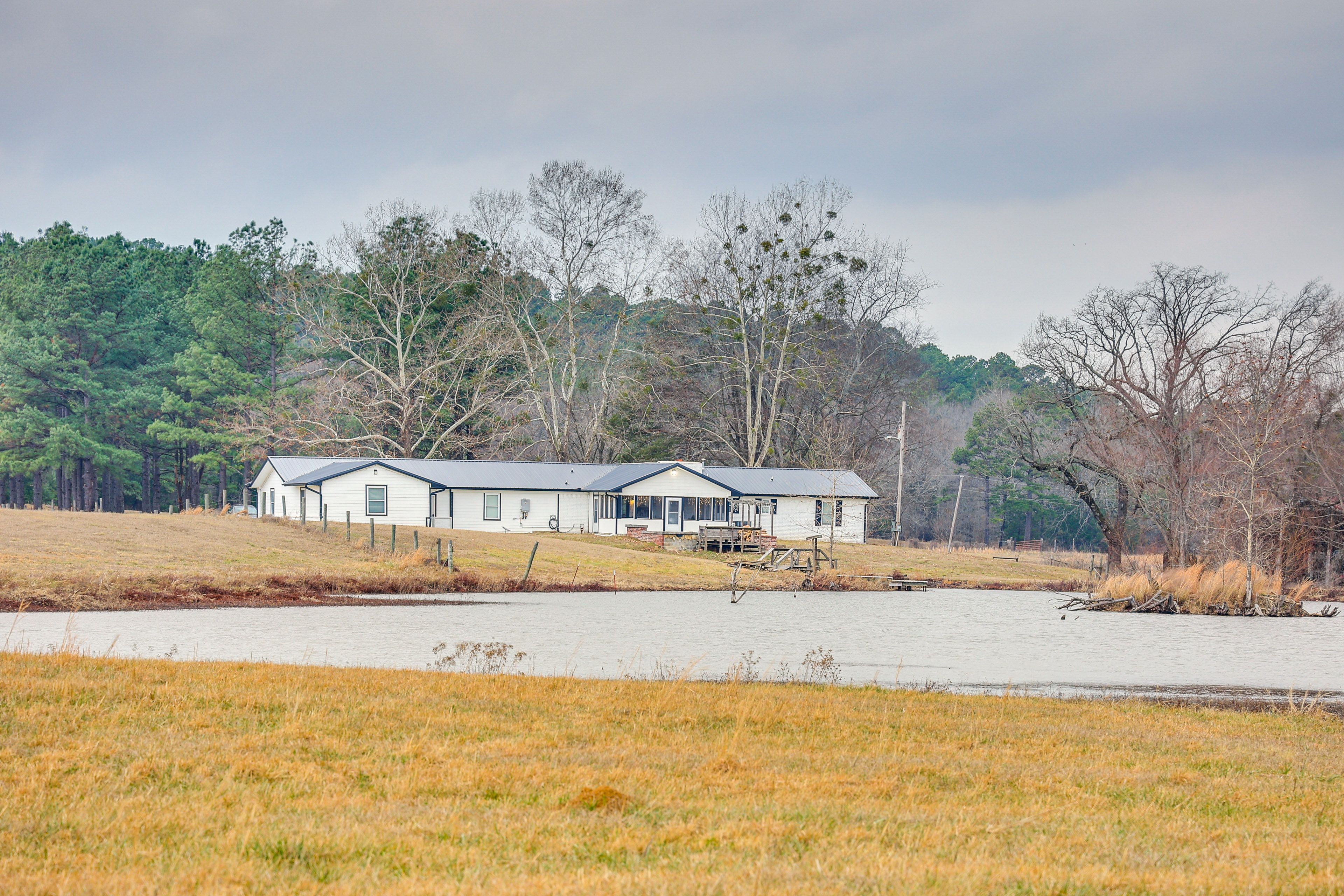 Hodgen Vacation Rental | 4BR | 3BA | Step-Free Access | 2,800 Sq Ft