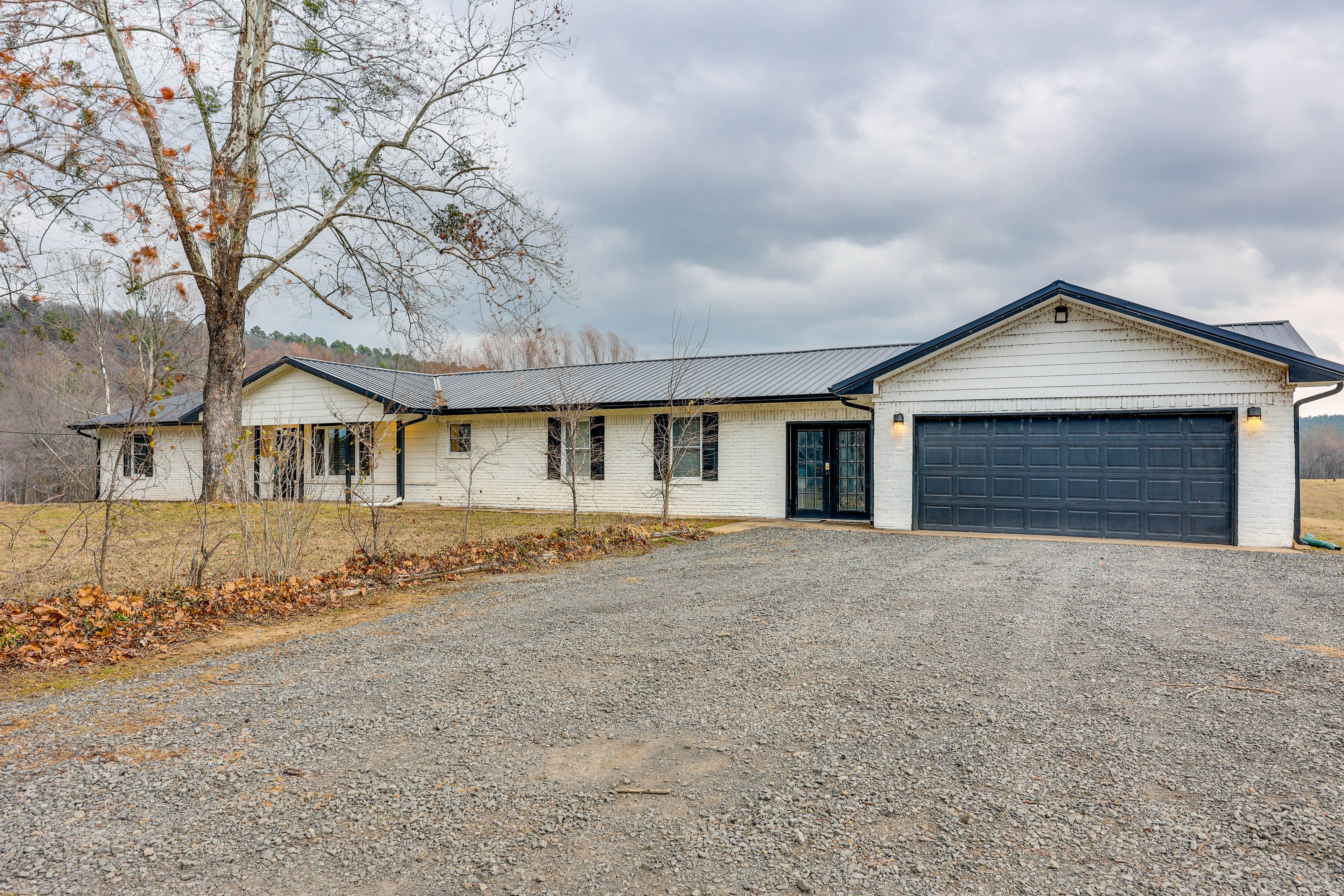 Parking | Driveway (6 Vehicles) | RV/Trailer Parking Allowed