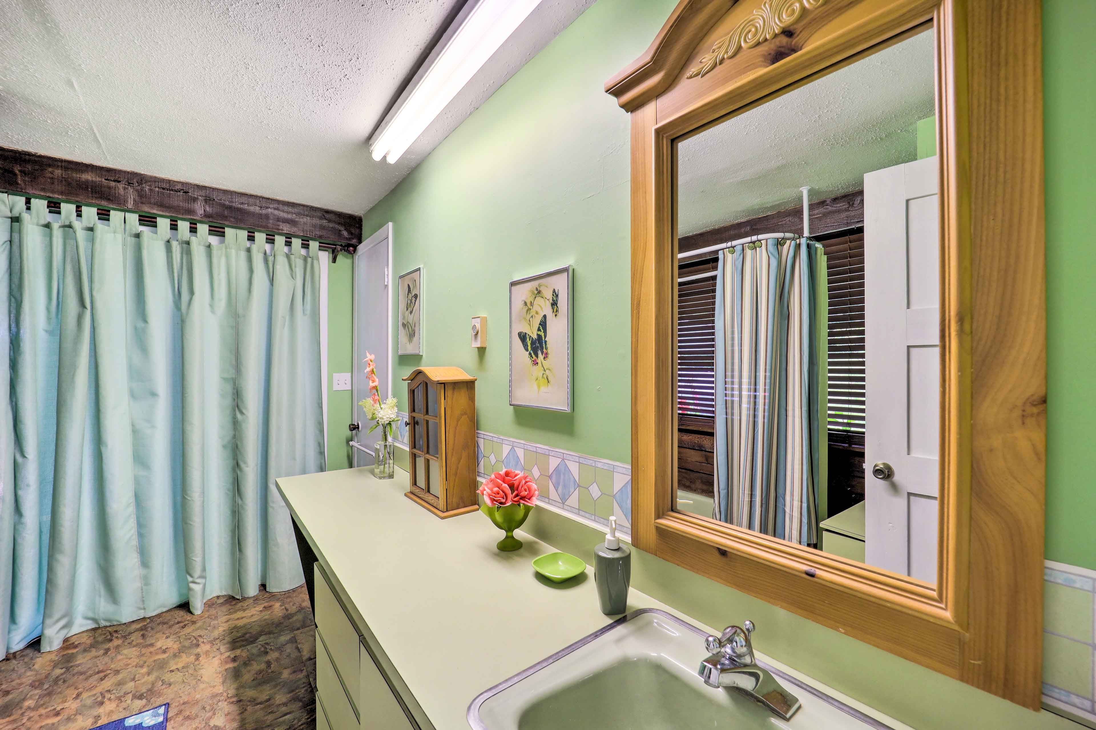 Full Bathroom