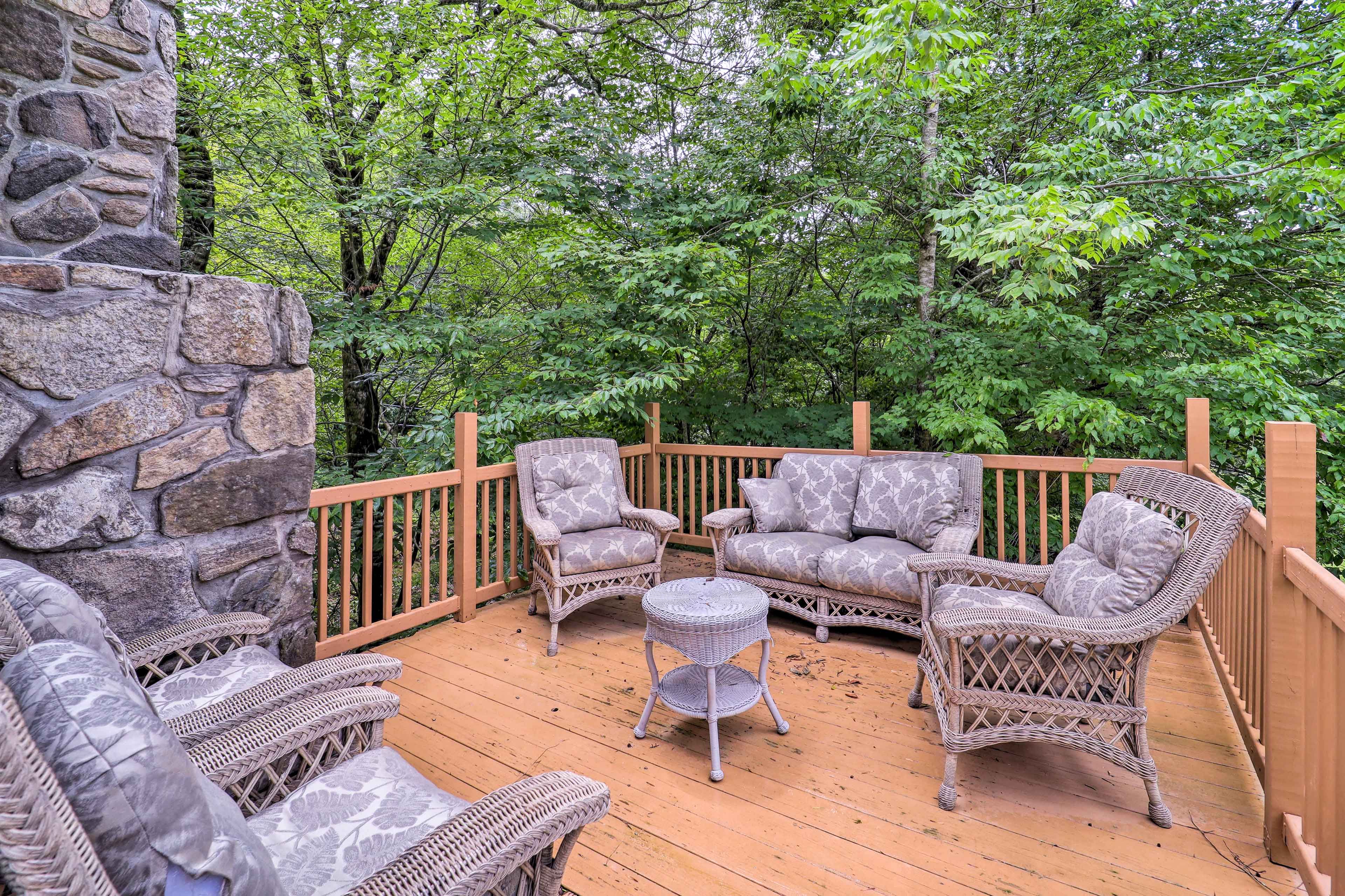 Back Deck | Charcoal Grill