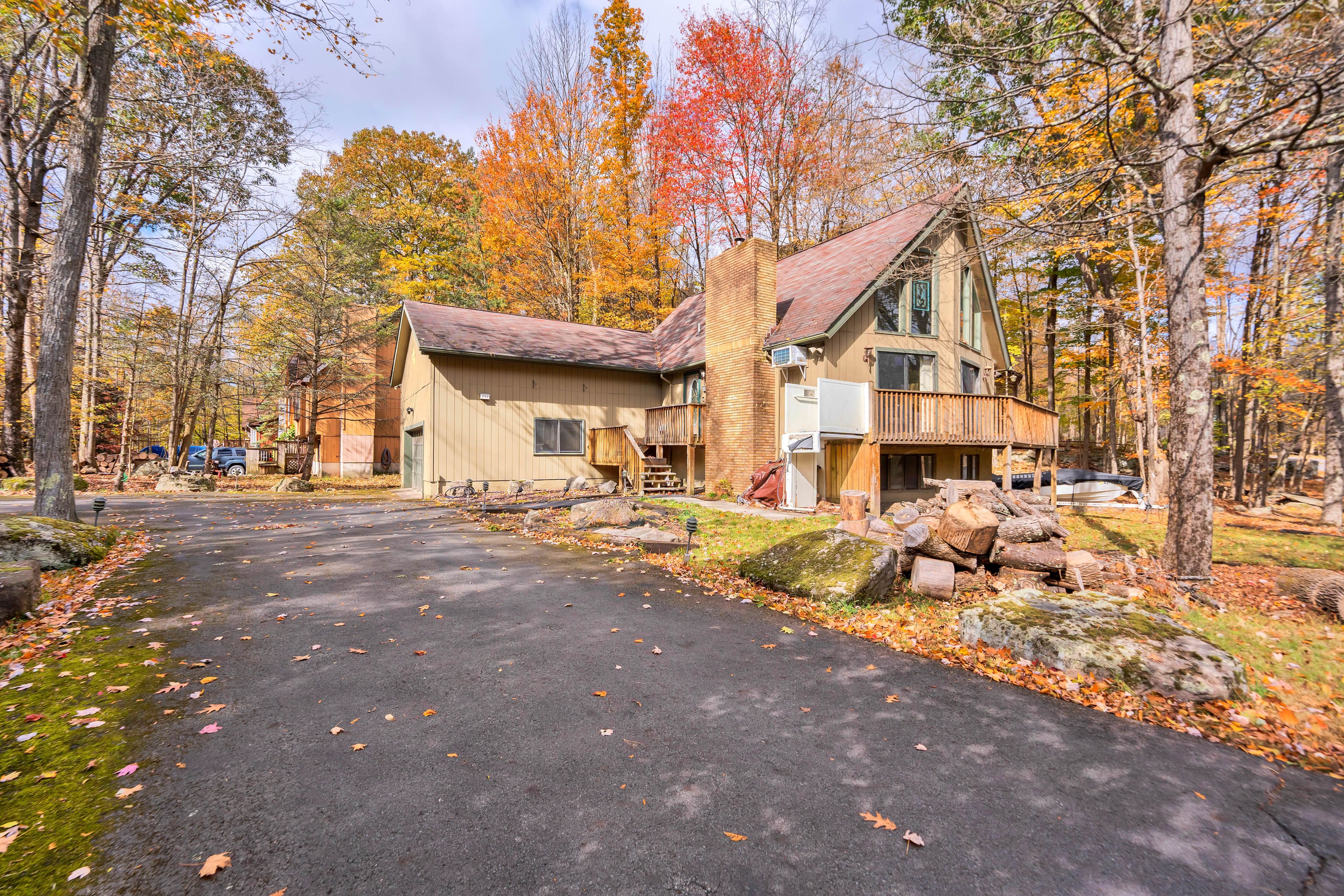 Property Exterior | Driveway Parking (4 Vehicles Maximum)