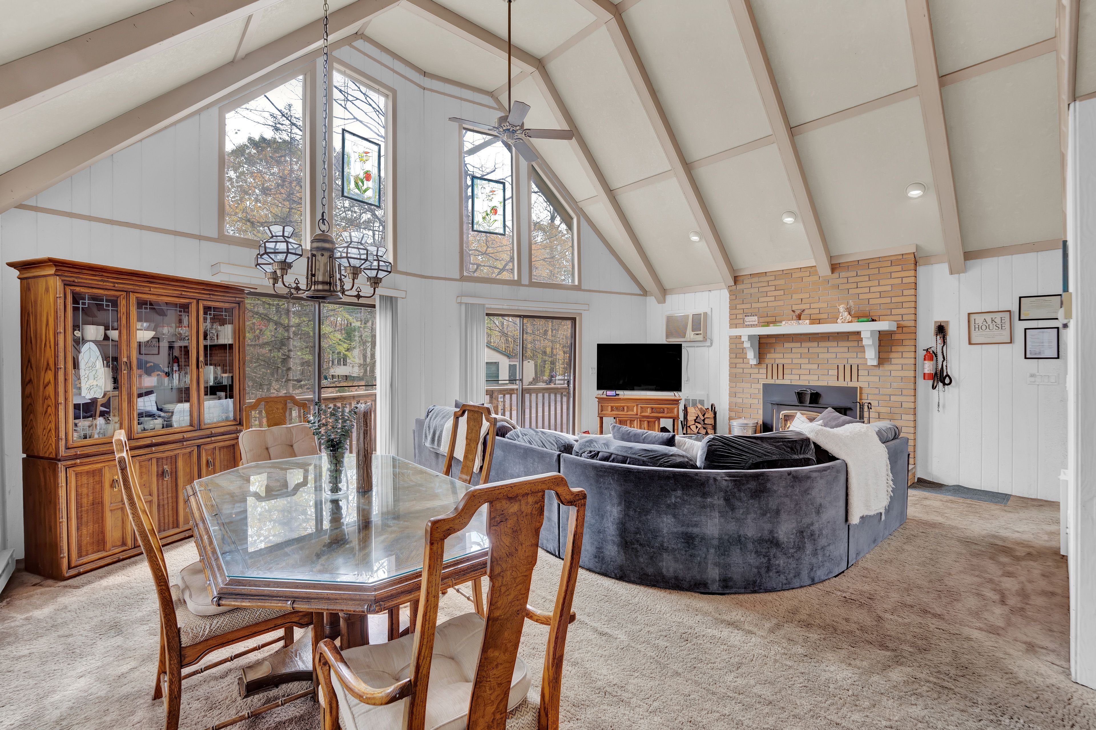 Dining Area | Main Level