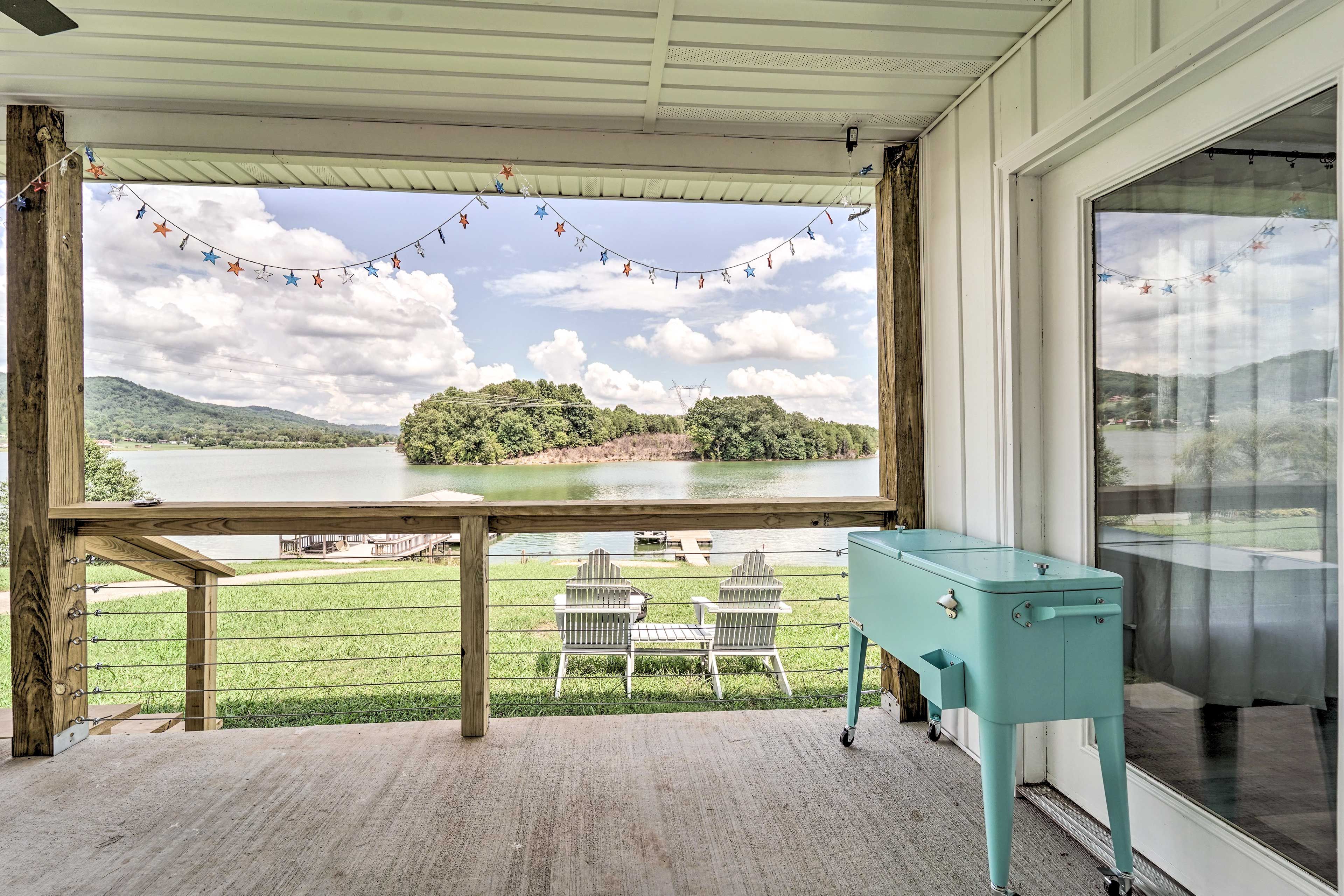Yard | Fire Pit | 2 Grills