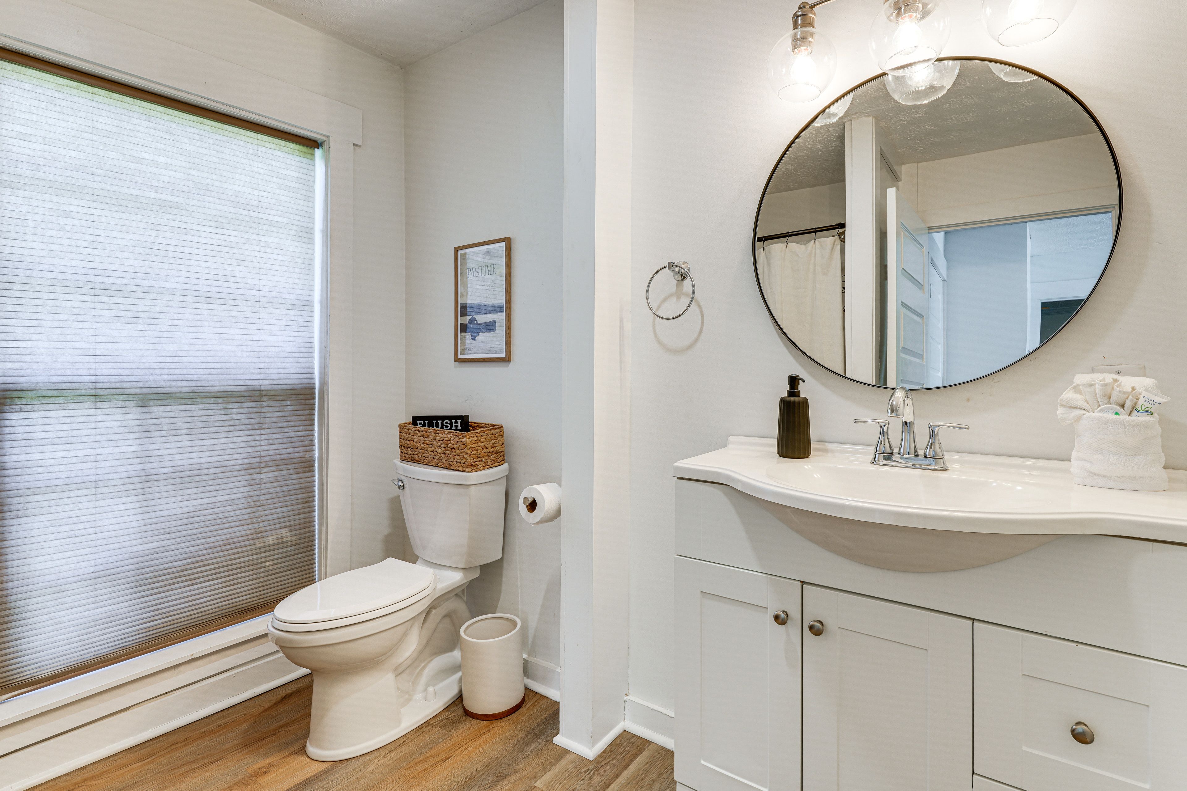 Full Bathroom | Complimentary Toiletries