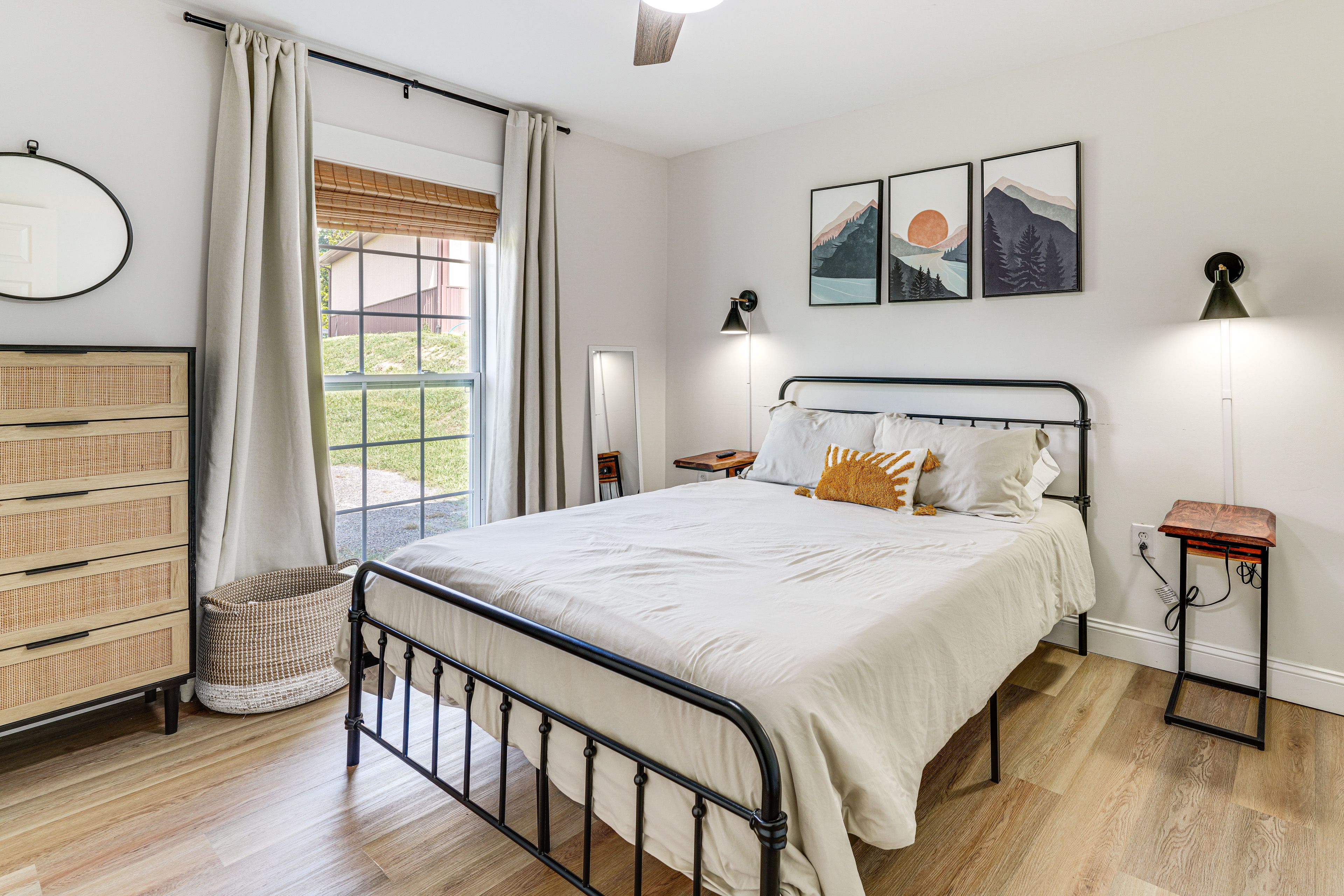 Bedroom 3 | Queen Bed
