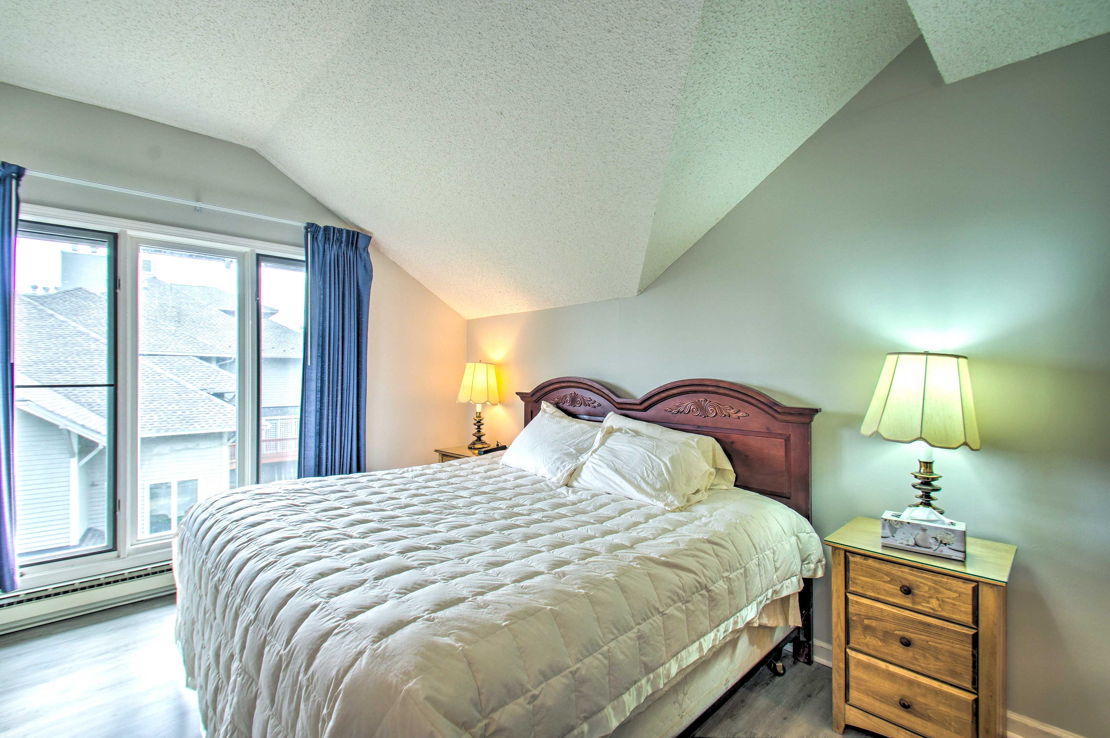 Bedroom 1 | King Bed | Linens Provided | Smart TV