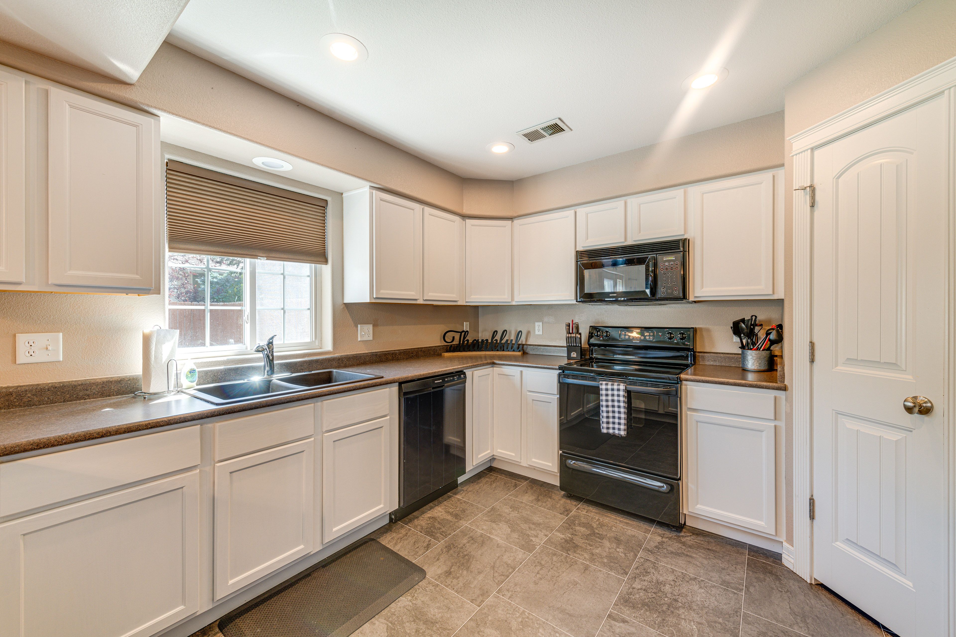 Kitchen | Basic Cooking Essentials | Dishwasher | Keurig & Drip Coffee Makers