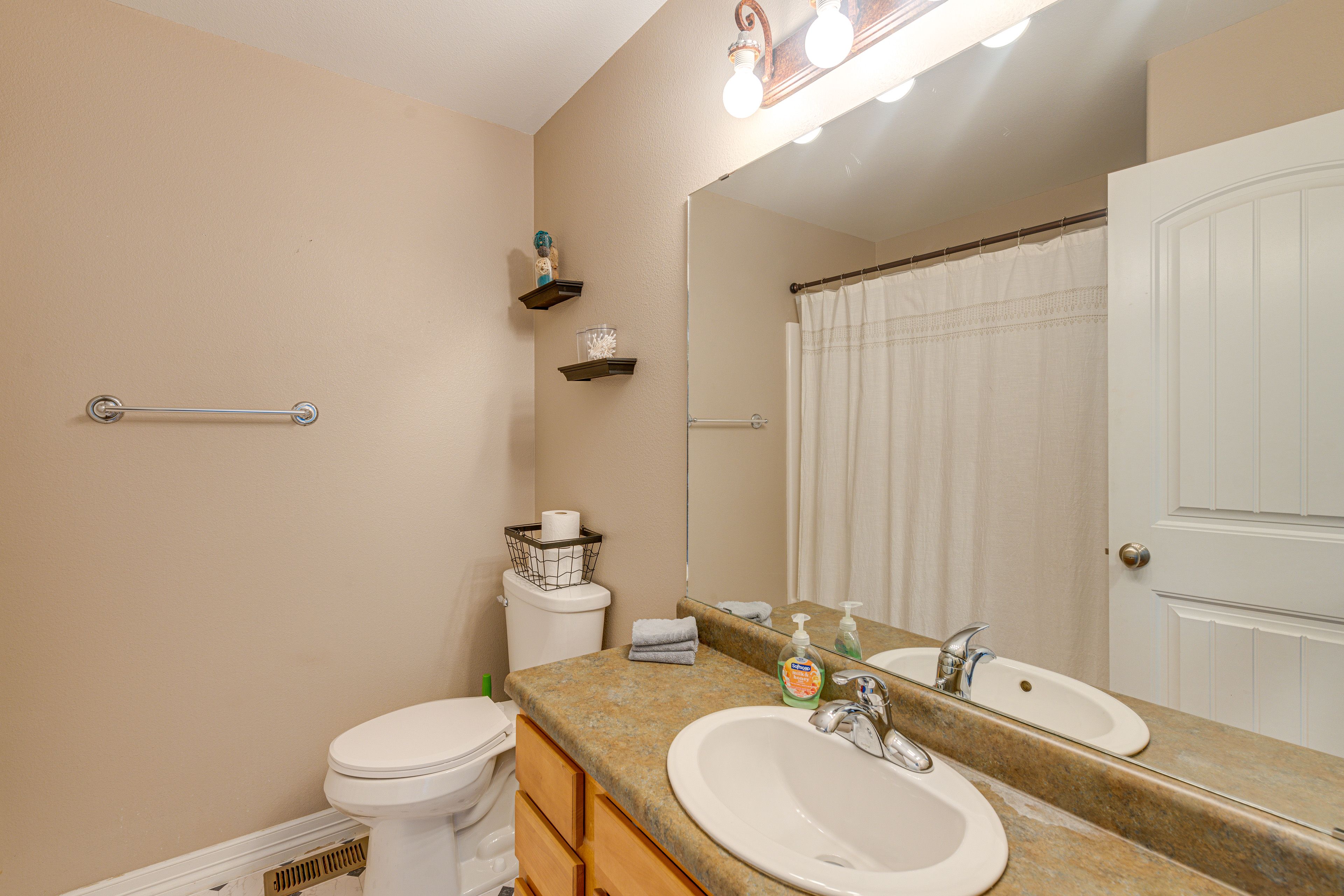 Full Bathroom