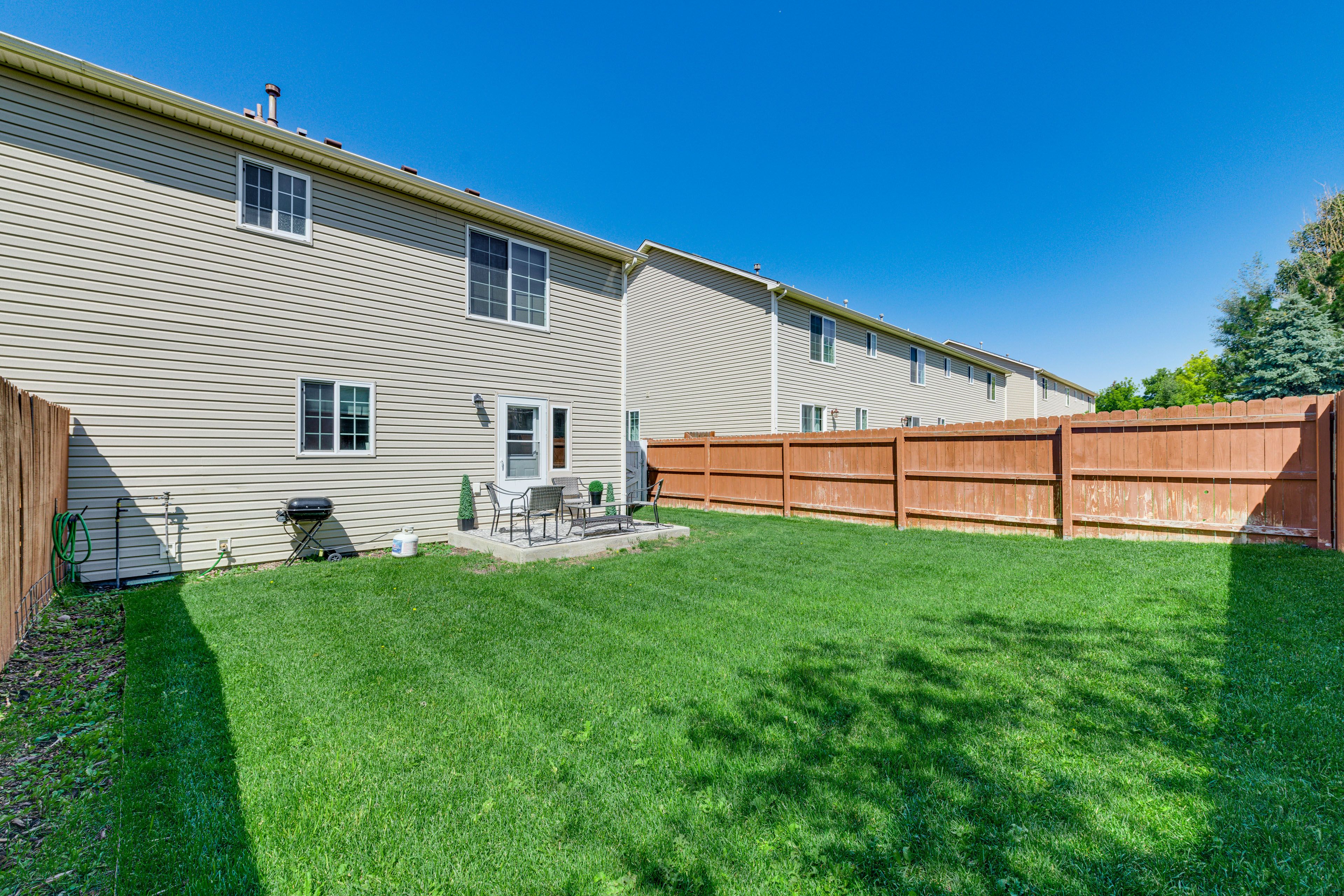 Backyard | Fully Fenced | Patio | Outdoor Seating Areas | Gas Grill