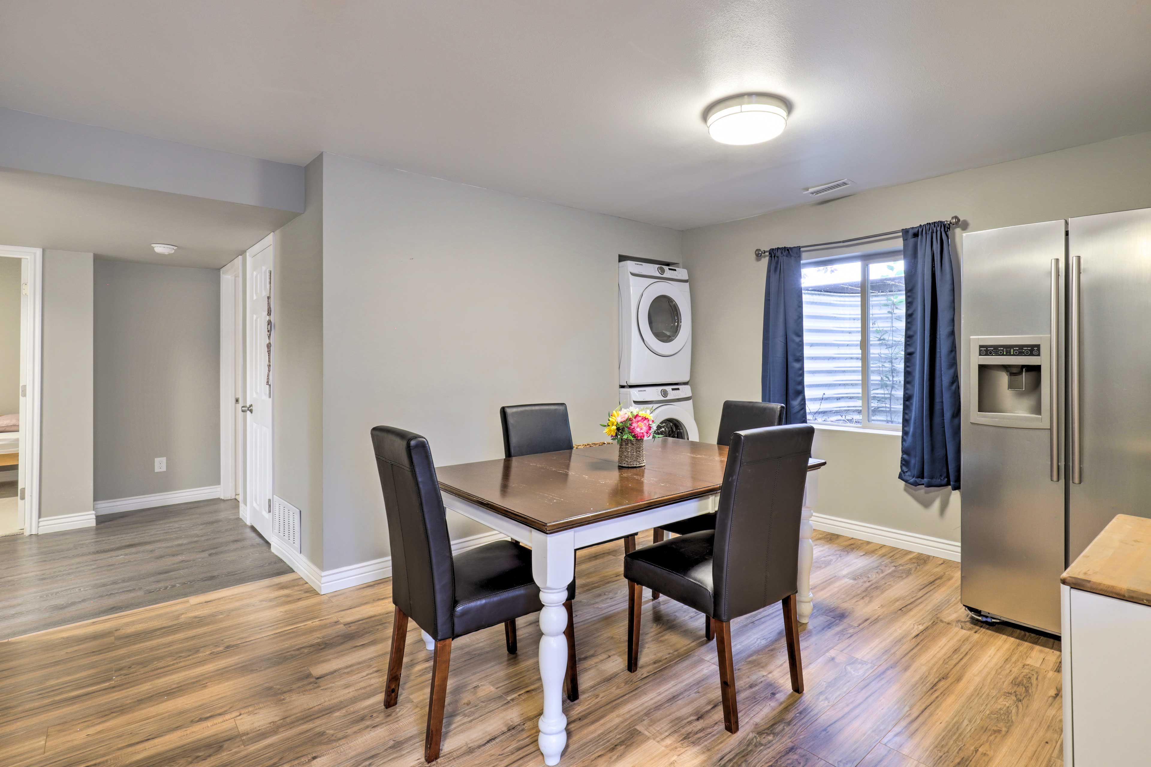 Dining Area | Dishware & Flatware Provided