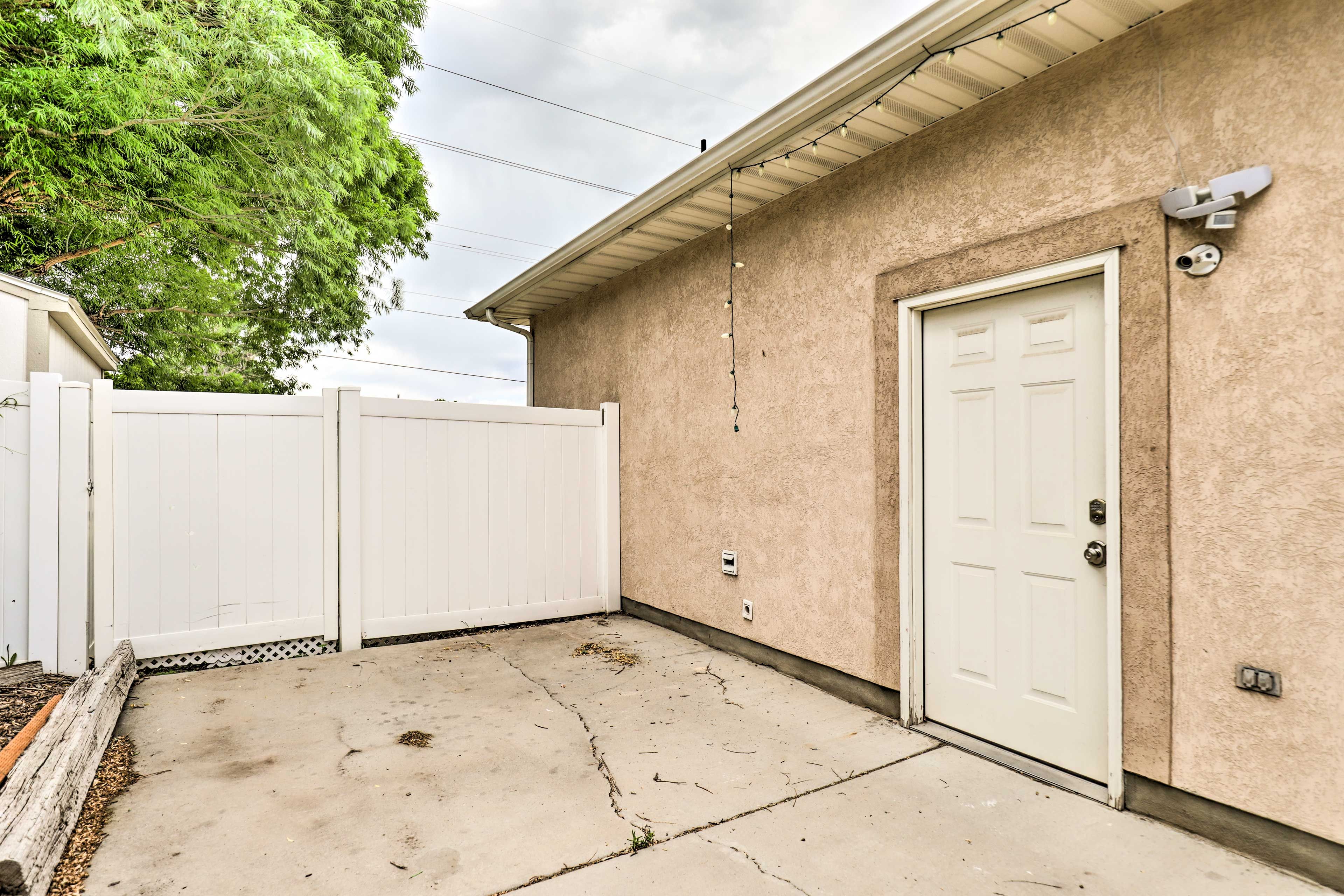 Side Exterior | Private Entrance