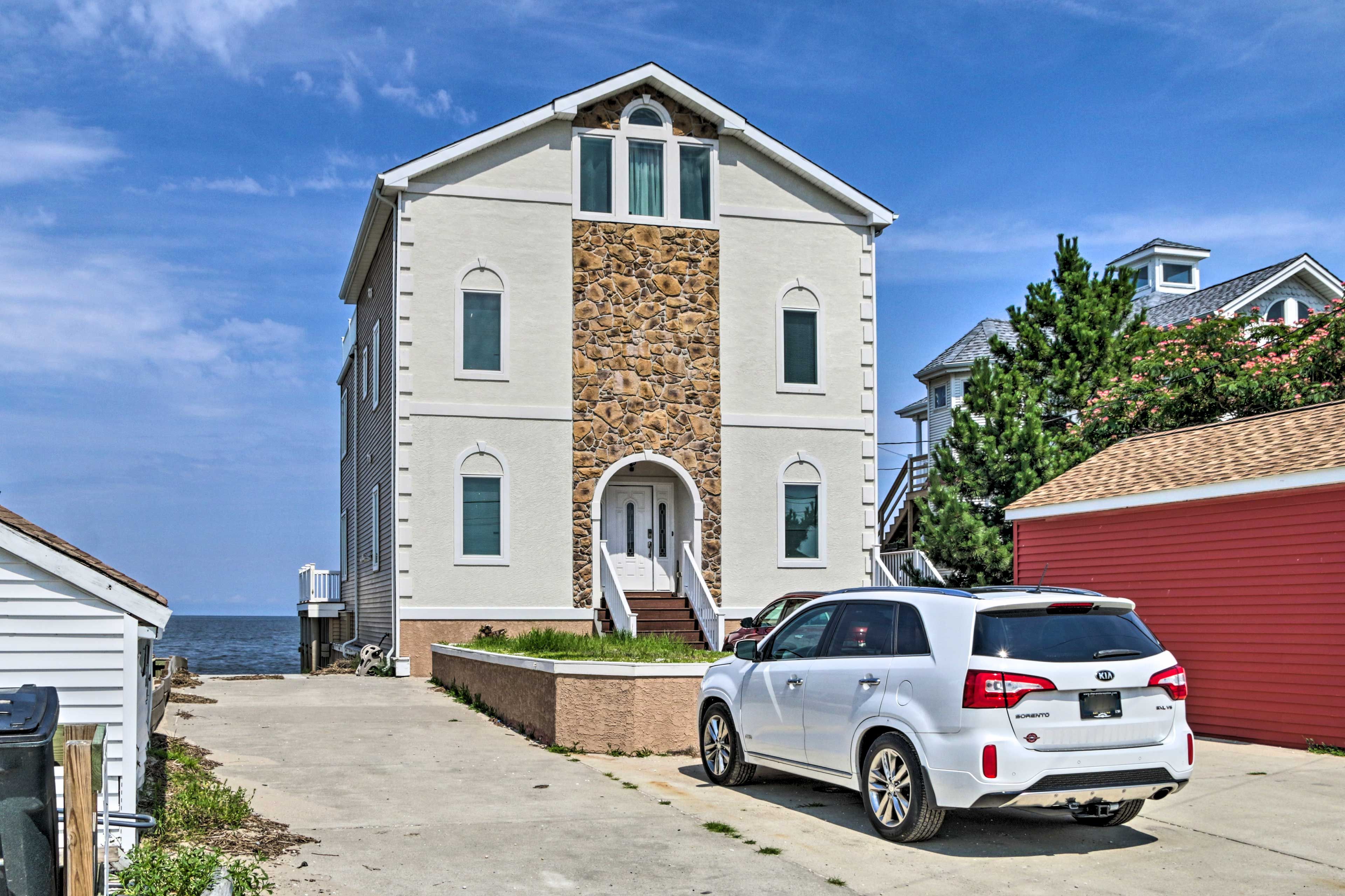 Parking | Driveway (3 Vehicles) | Free Street Parking