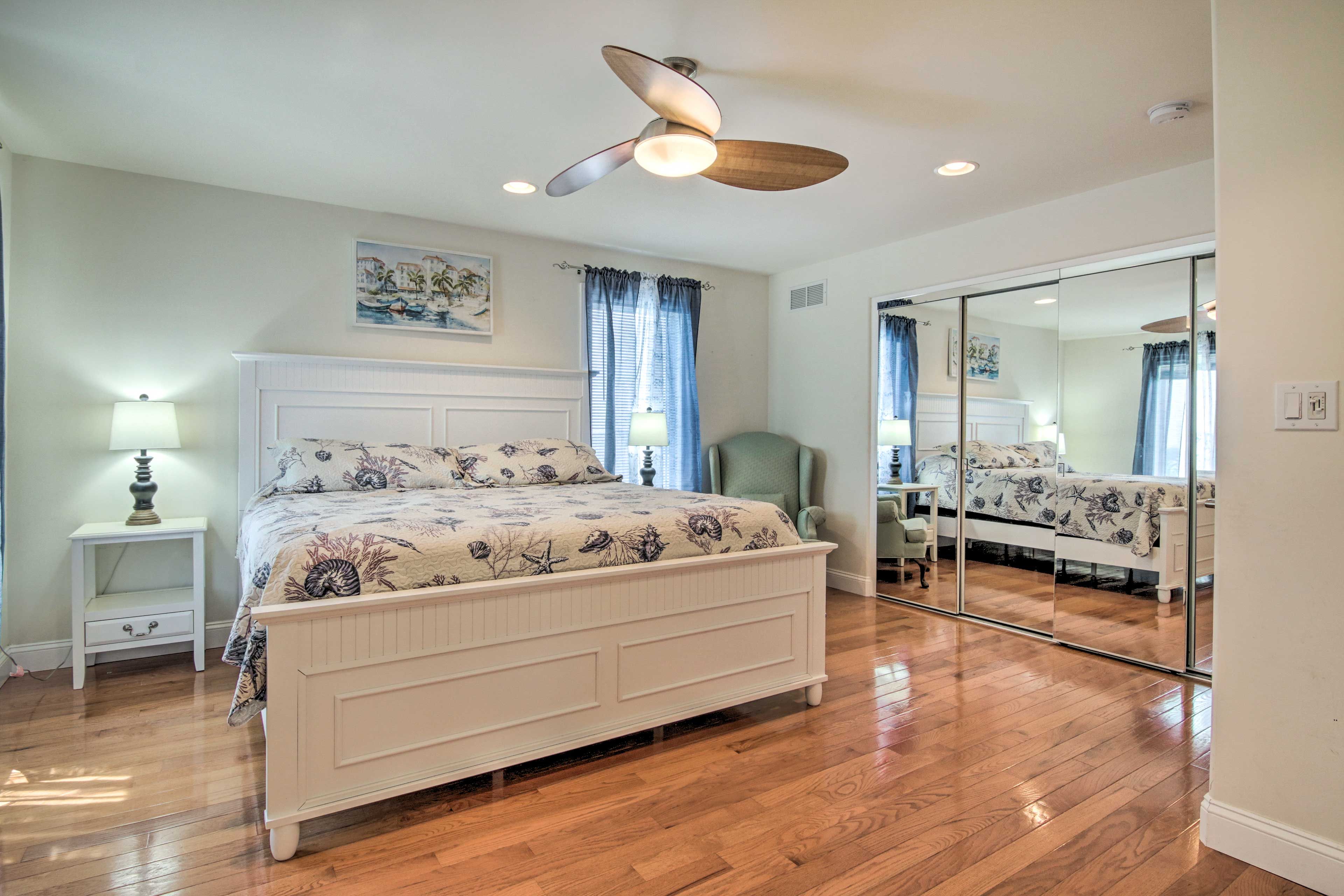 Bedroom 1 | King Bed | Full En-Suite Bathroom
