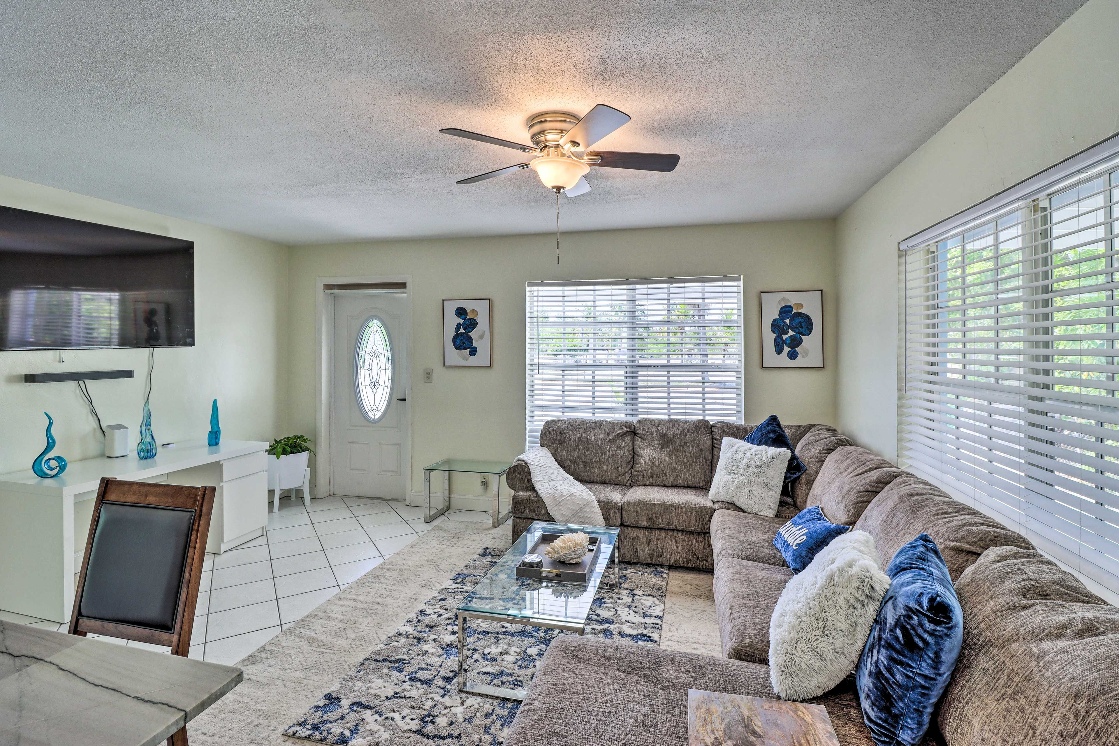 Living Room | Smart TV