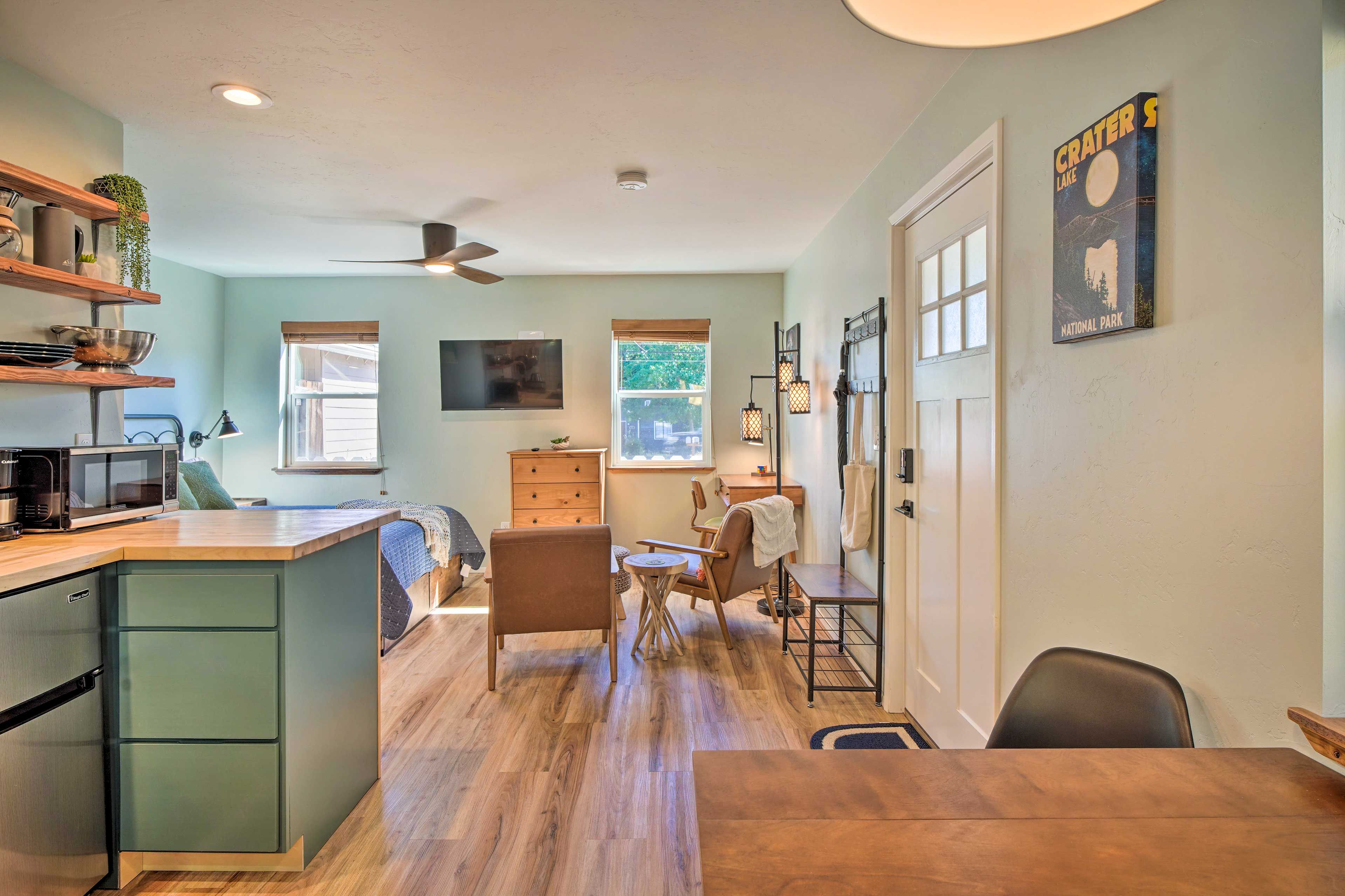 Grants Pass Vacation Rental | Studio | 1BA | 350 Sq Ft | Step-Free Access