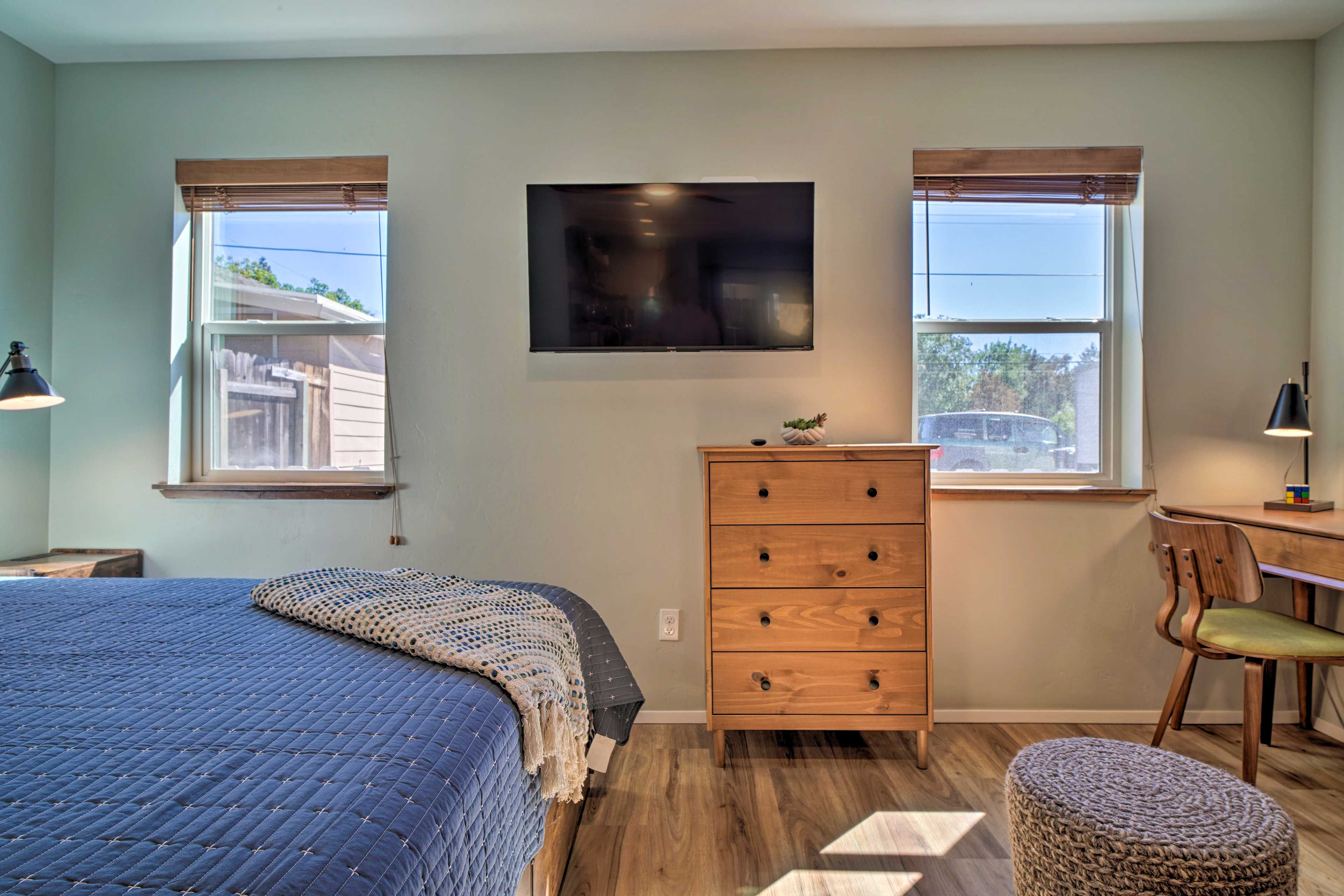 Studio | Roku Smart TV | Laptop-Friendly Work Area