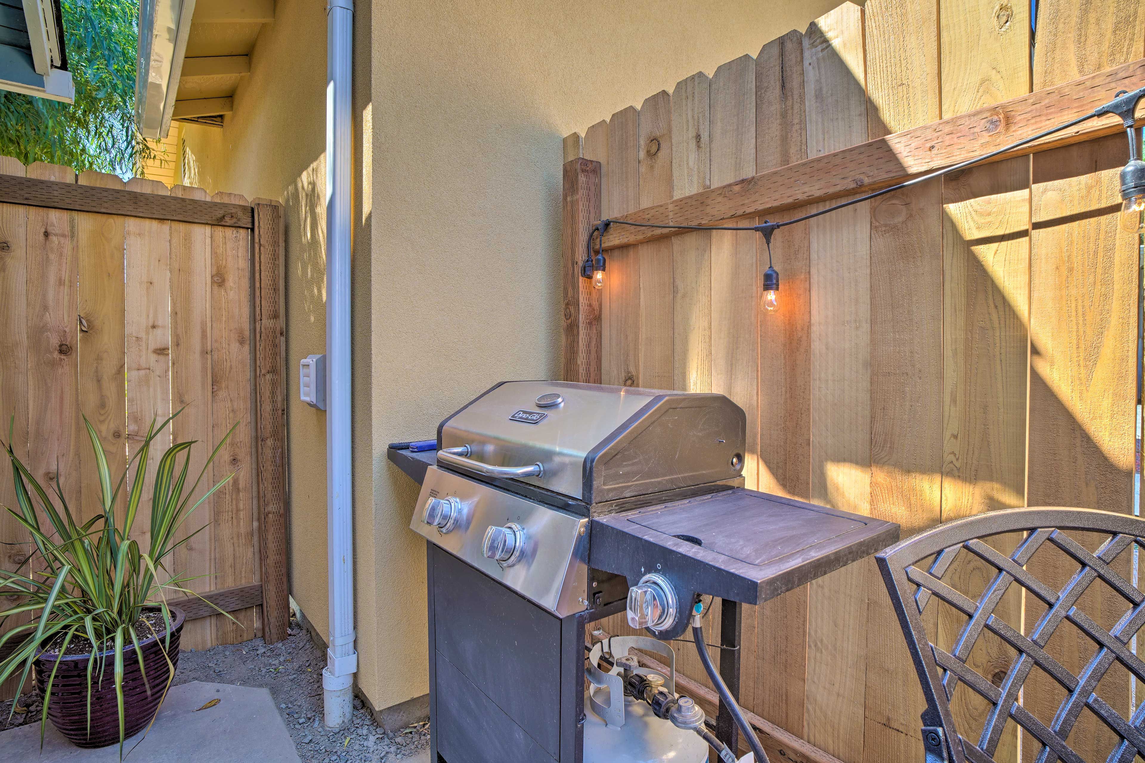 Private Patio | Gas Grill