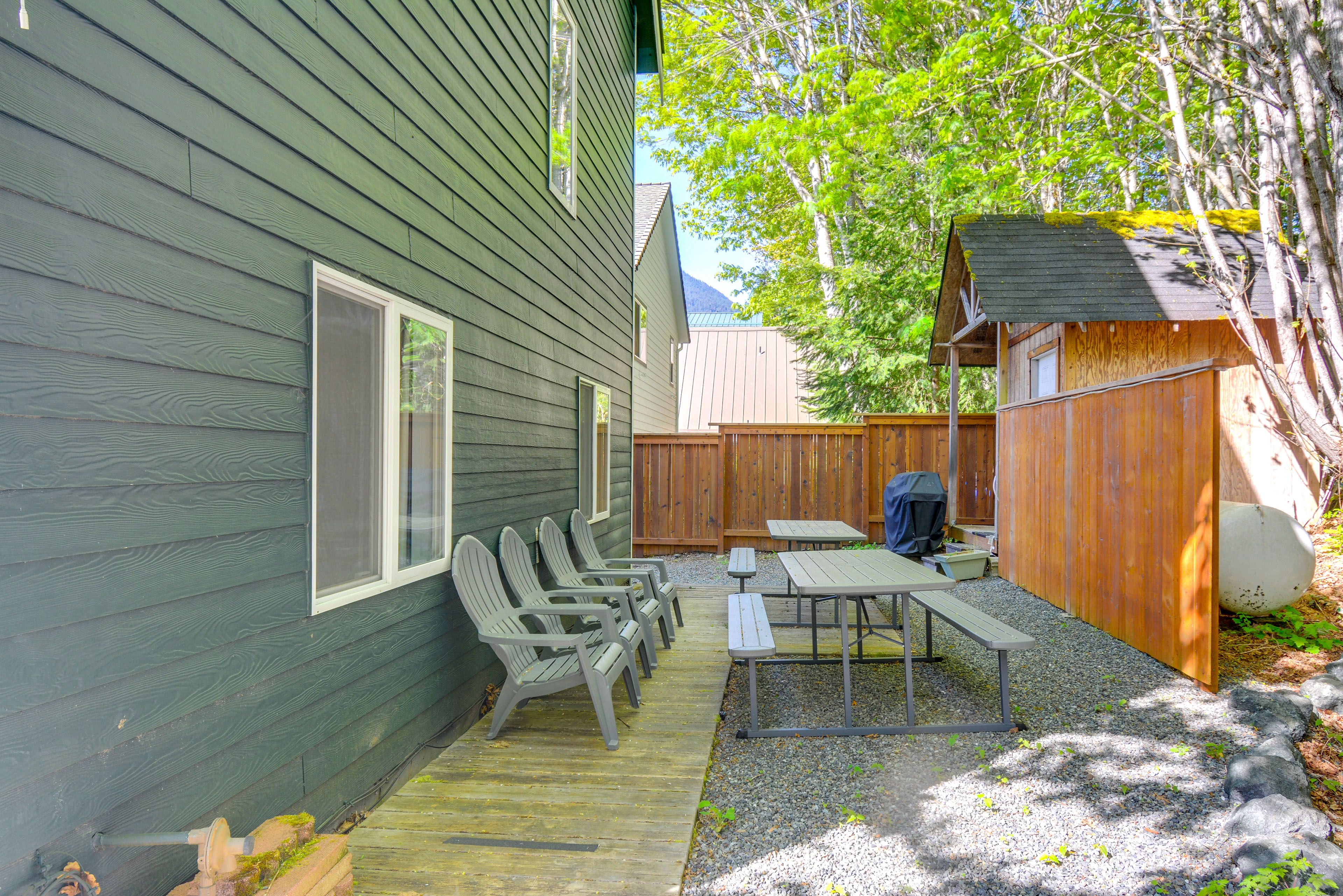 Home Exterior | Picnic Areas