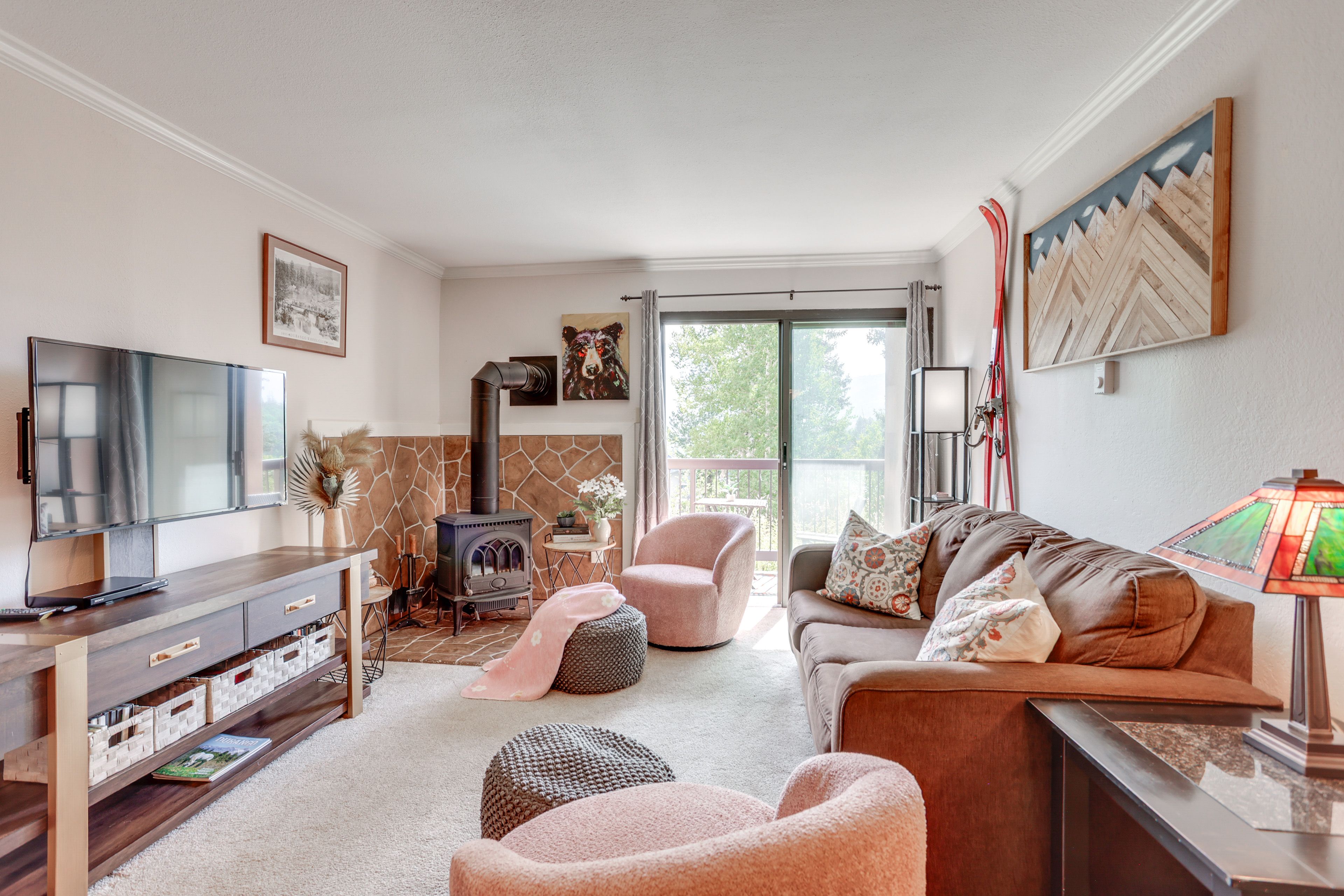 Living Room | Queen Sleeper Sofa | Smart TV