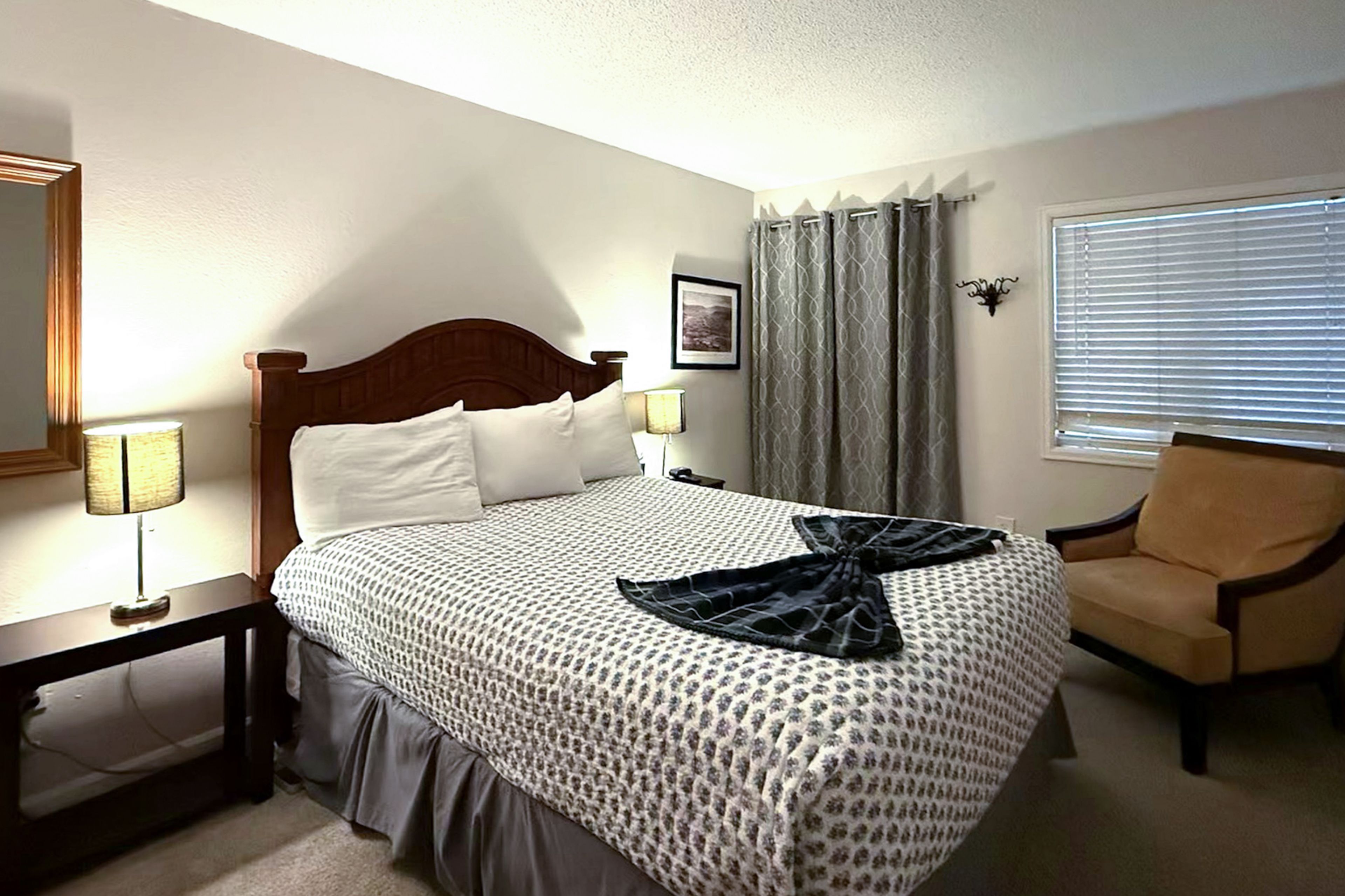 Bedroom 1 | Queen Bed | Linens Provided