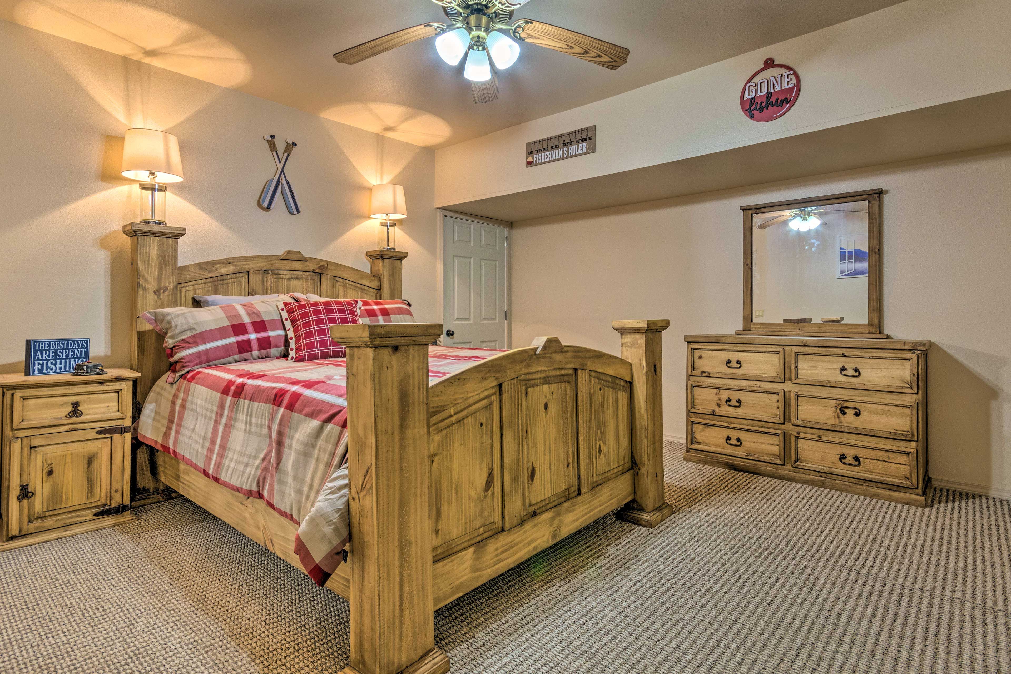 Bedroom 2 | Lower Level | Queen Bed