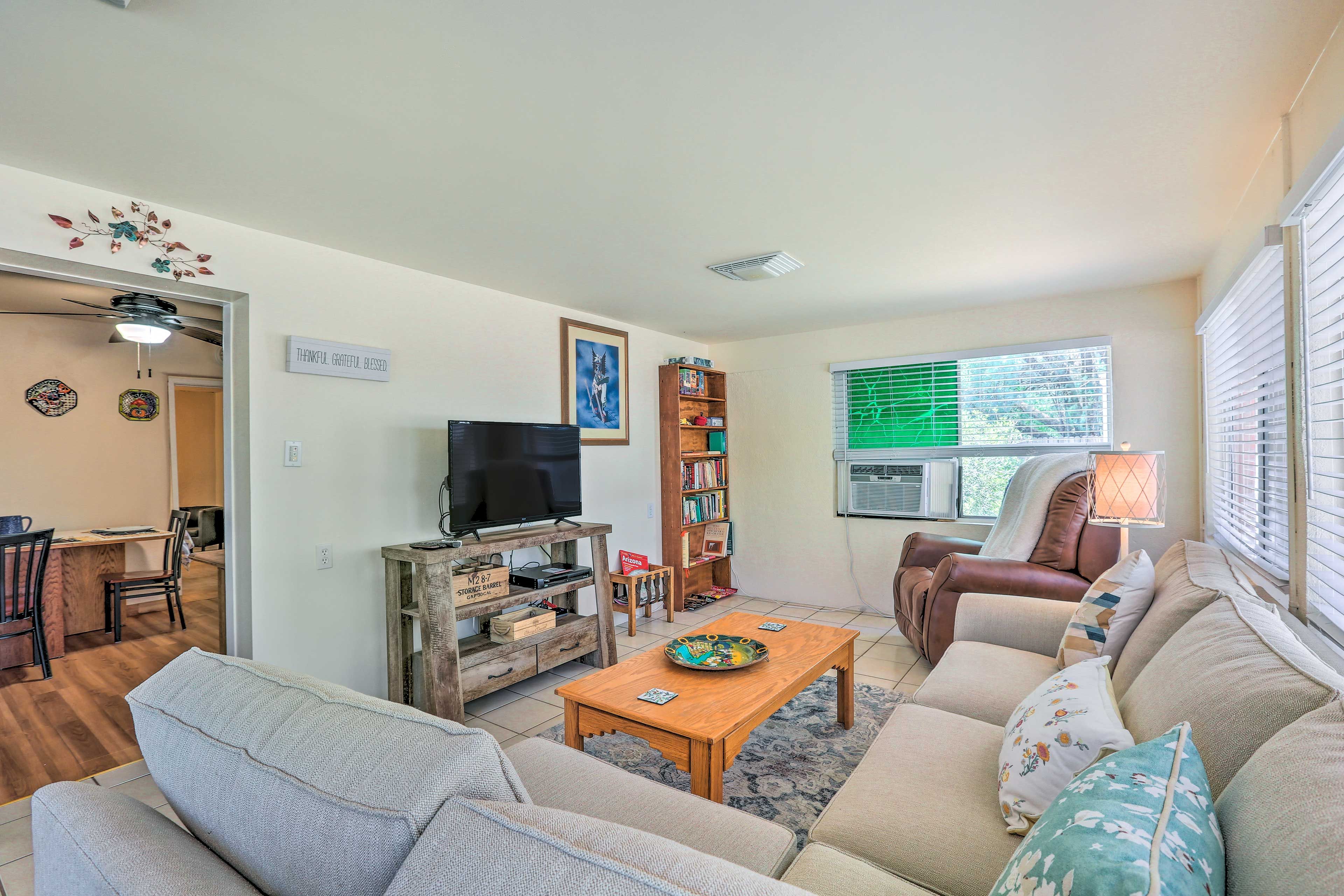 Living Room | Free WiFi | Central A/C