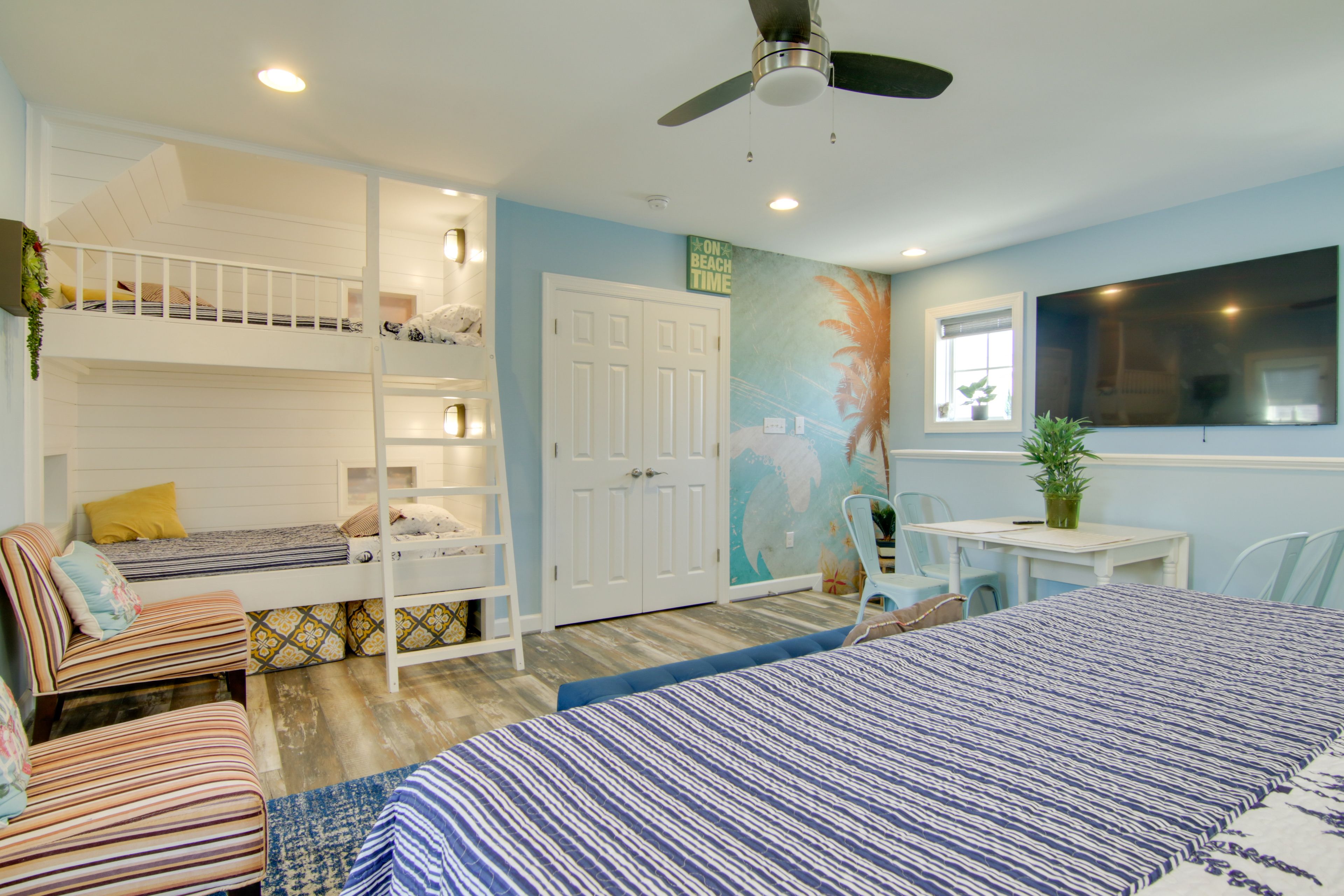 Studio | Twin Bunk Bed