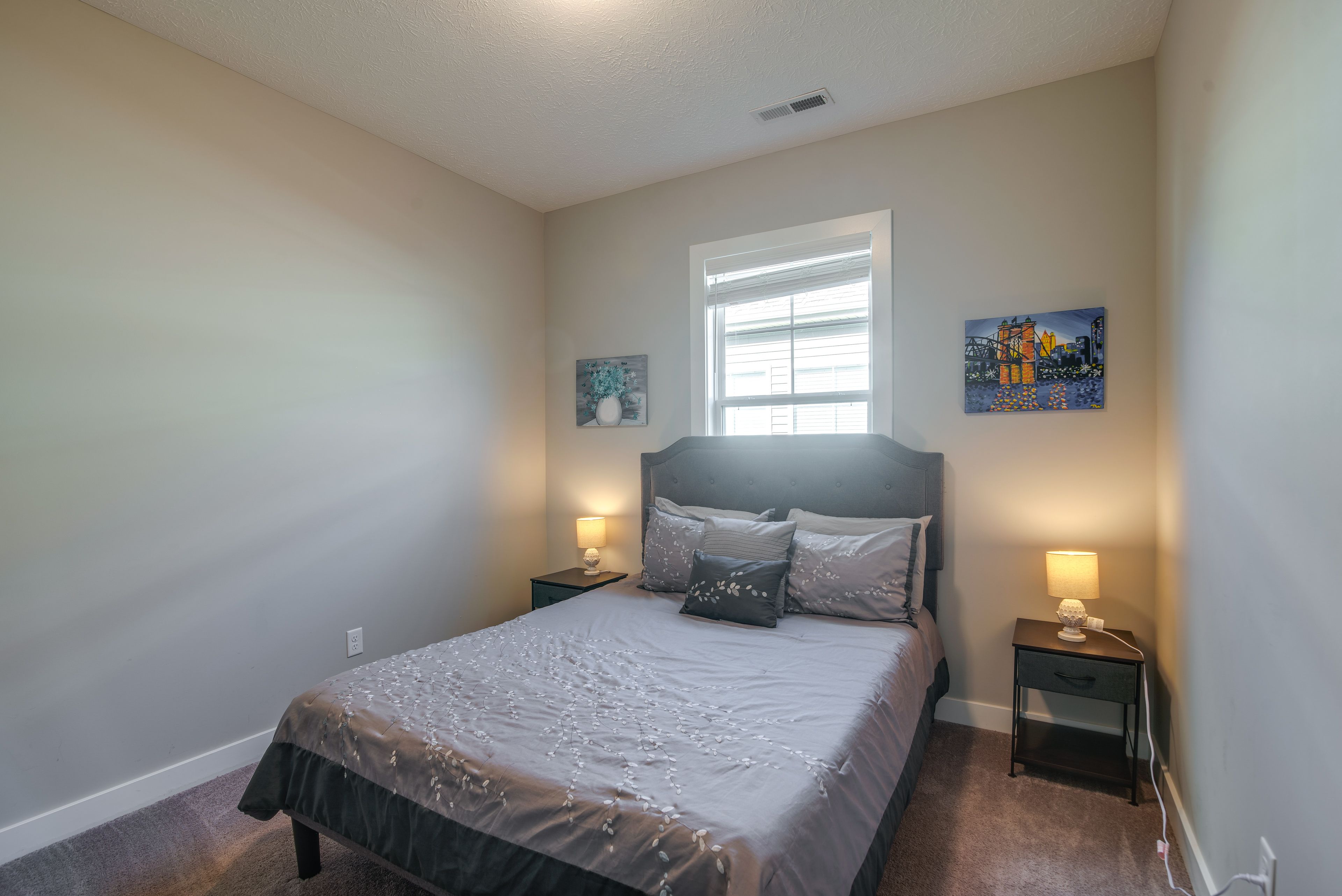 Bedroom 3 | Queen Bed