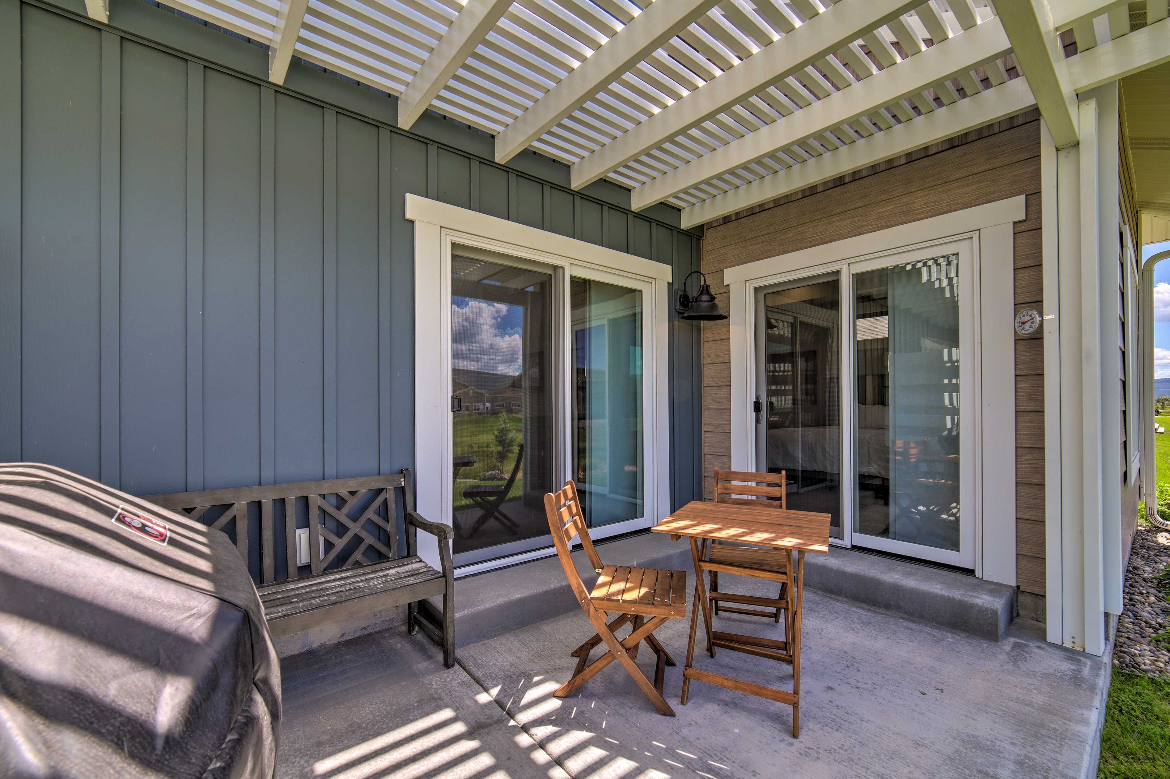 Covered Patio | Gas Grill